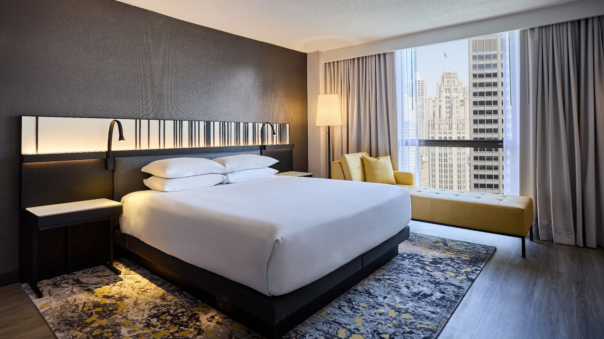 Hyatt Regency Chicago Premium Riverview Suite Bedroom