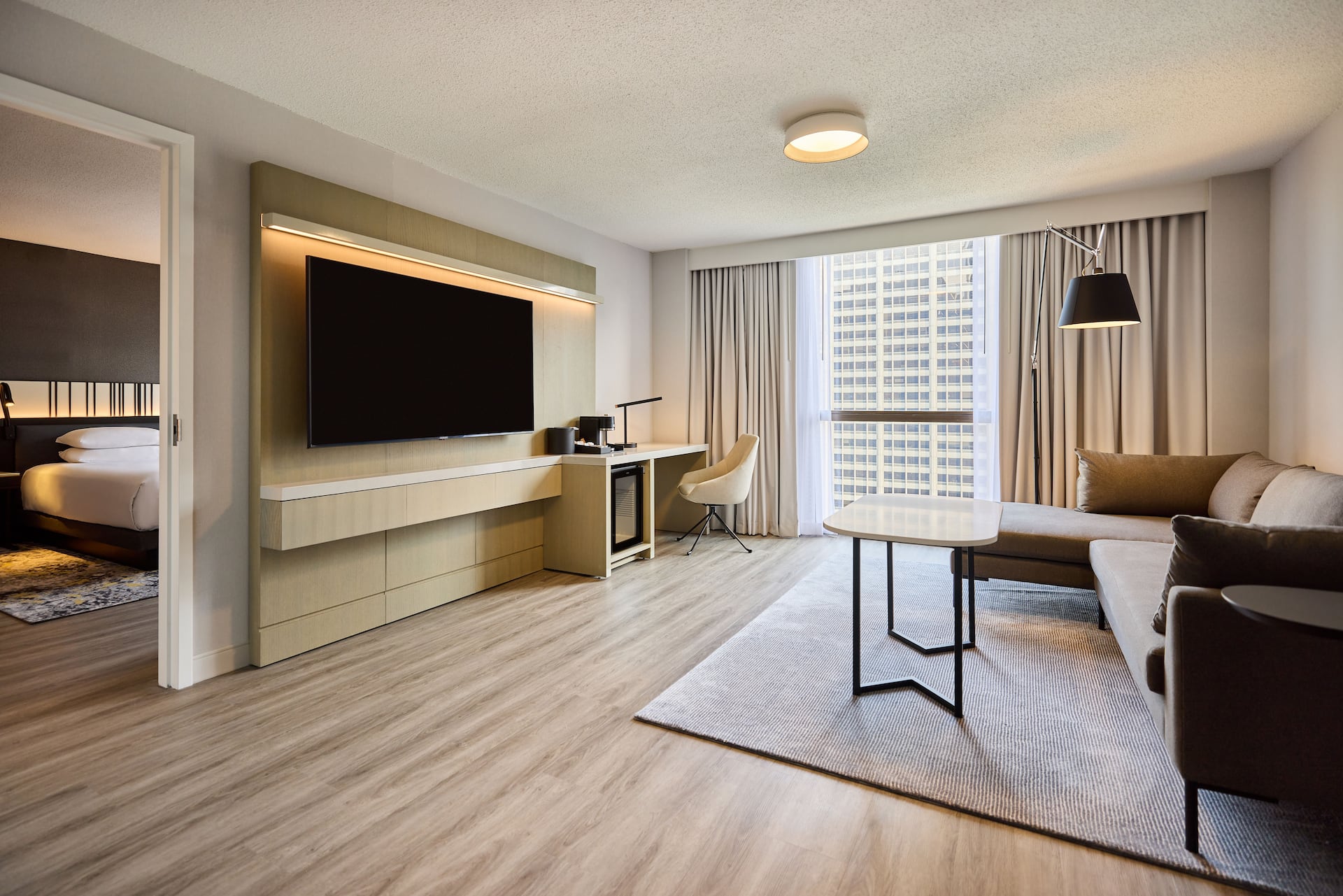 Hyatt Regency Chicago Premium Riverview Suite Seating