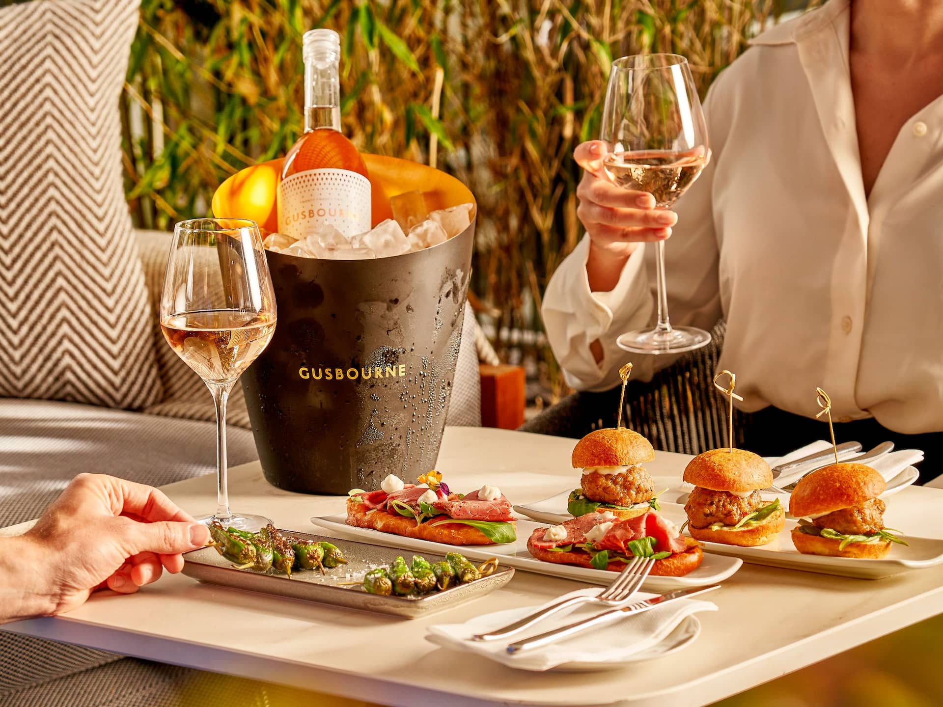 Hyatt Regency London Stratford Bruch On The Terrace