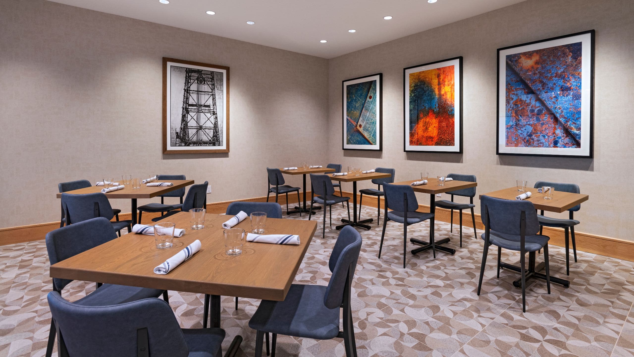 Hyatt Regency Baytown – Houston Restaurant Small Dining Room