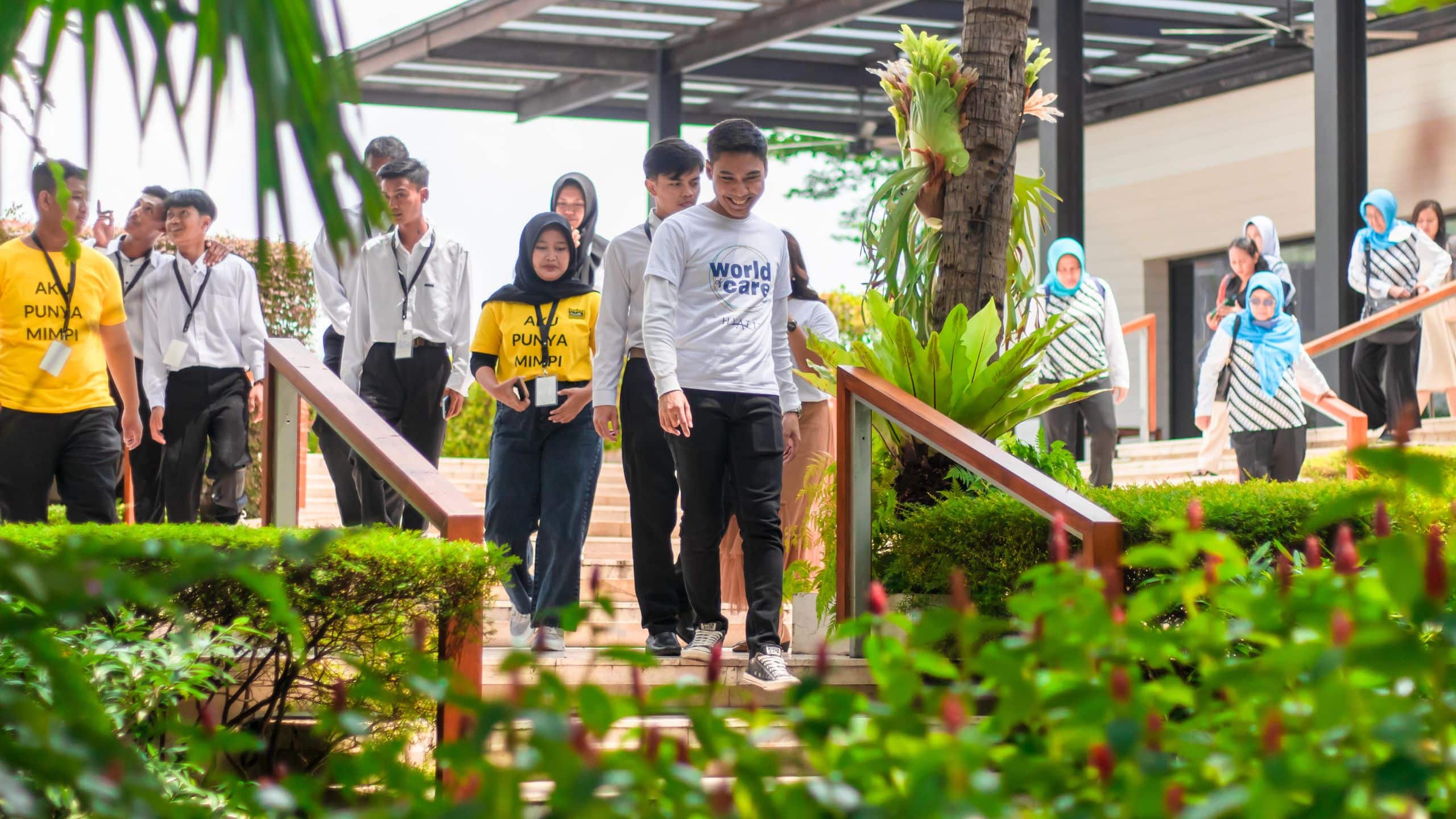 Hyatt Corporate Brand Volunteers Walking Close