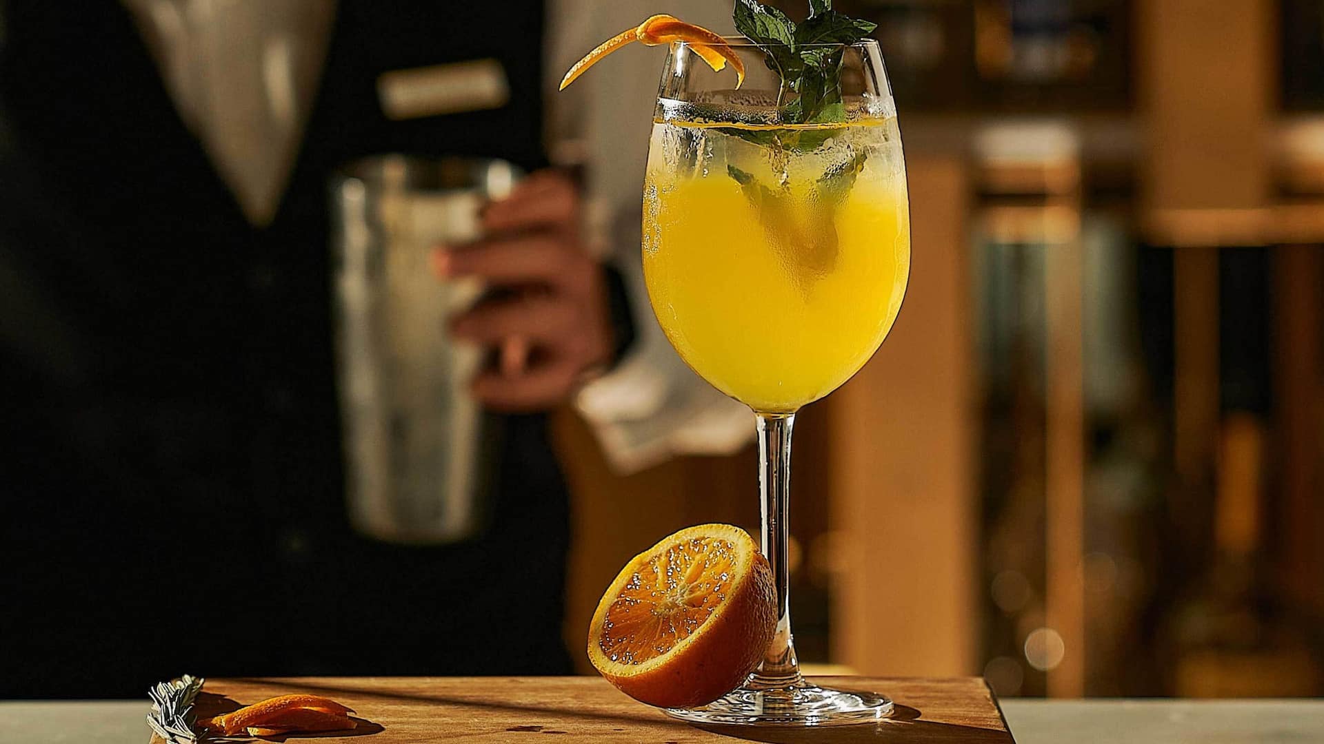 Hyatt Regency Cairo West Lounge Bar Cocktail With Orange