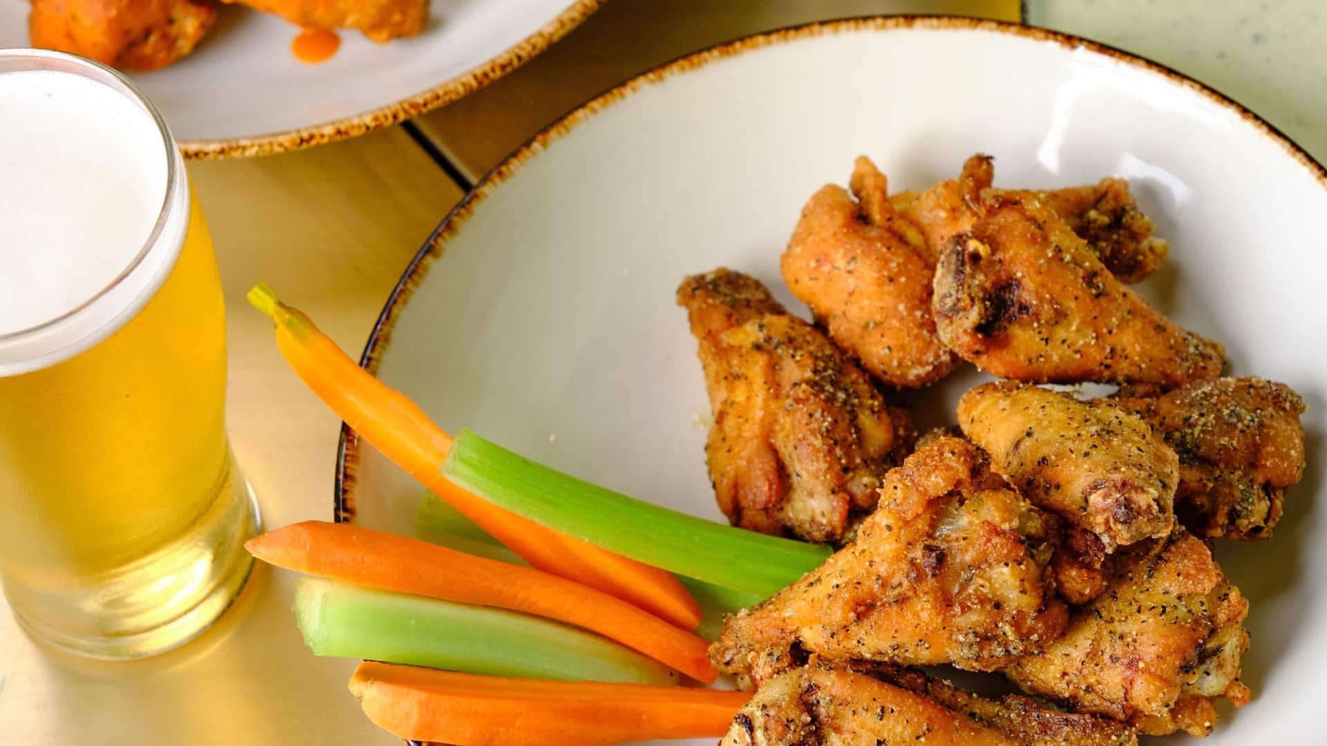 Hyatt Regency Jacksonville Riverfront Lemon Pepper And Buffalo Wings