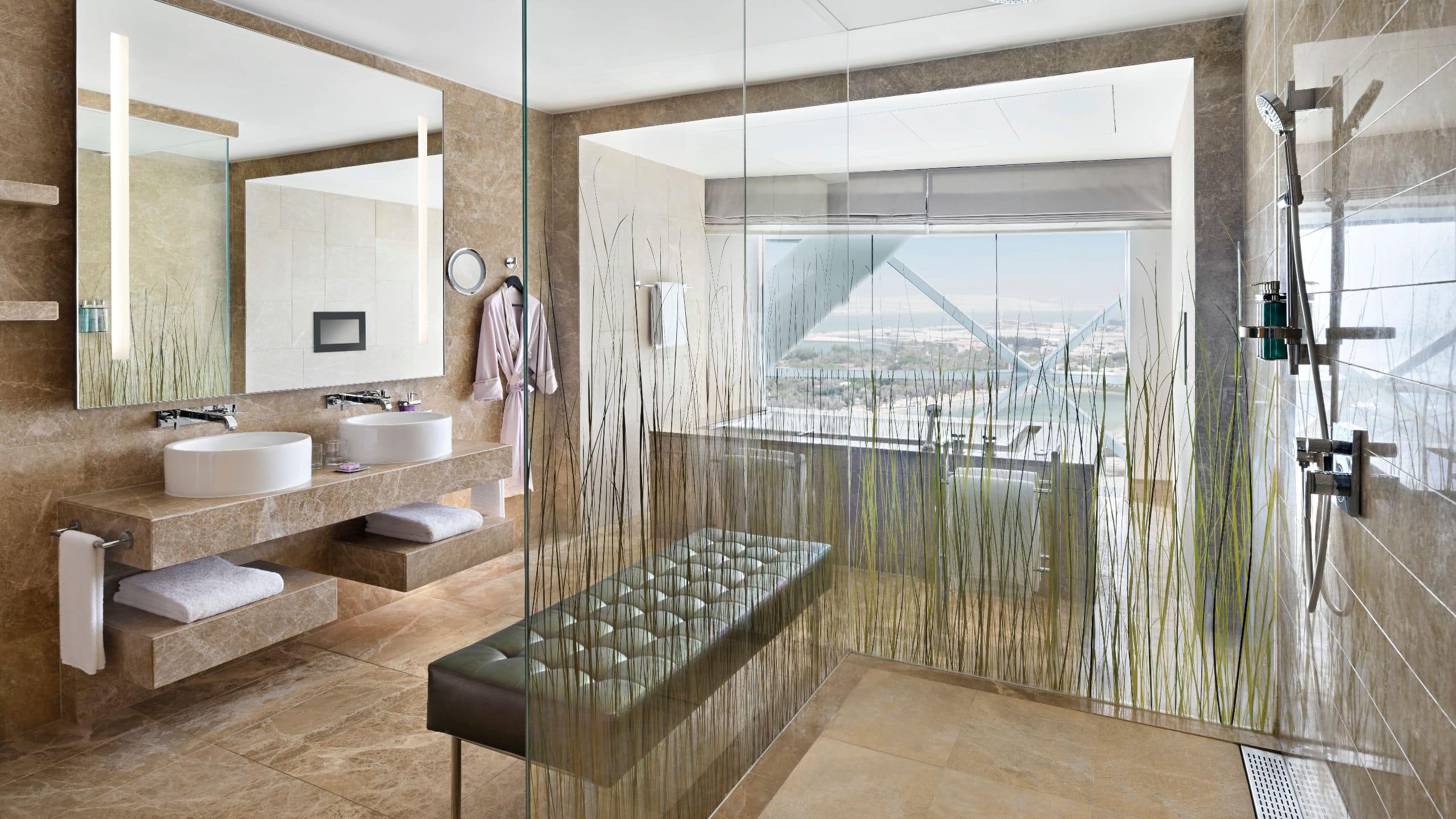 Andaz Capital Gate, Abu Dhabi Executive Suite Bathroom
