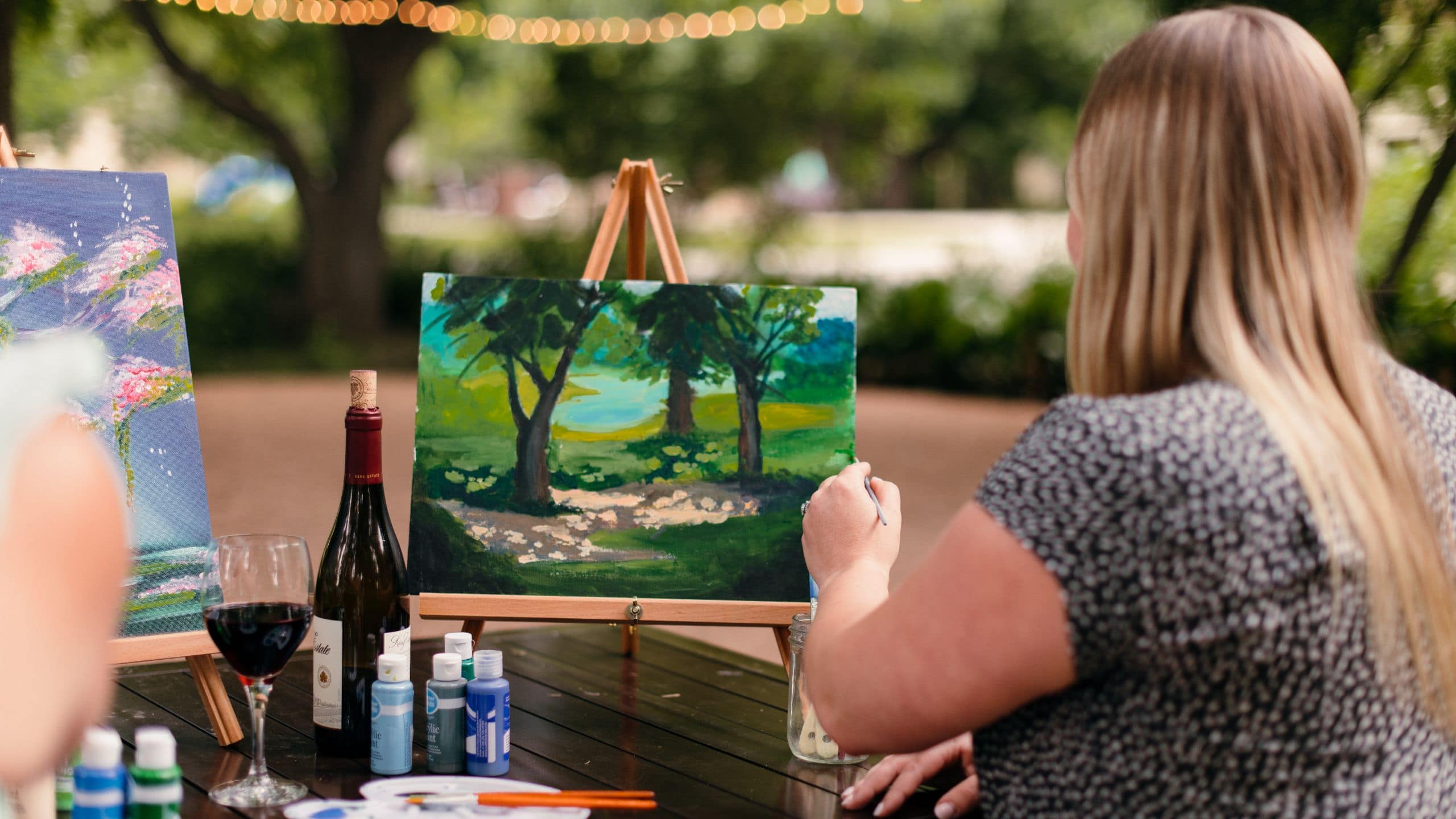 Hyatt Regency Lost Pines Resort and Spa Sip And Paint Activity Close