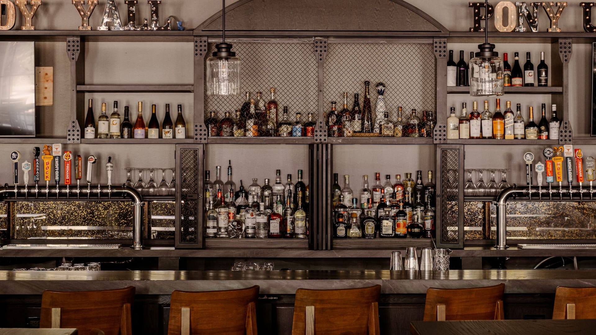 Hyatt Regency Lost Pines Resort and Spa Mavericks Dining Bar