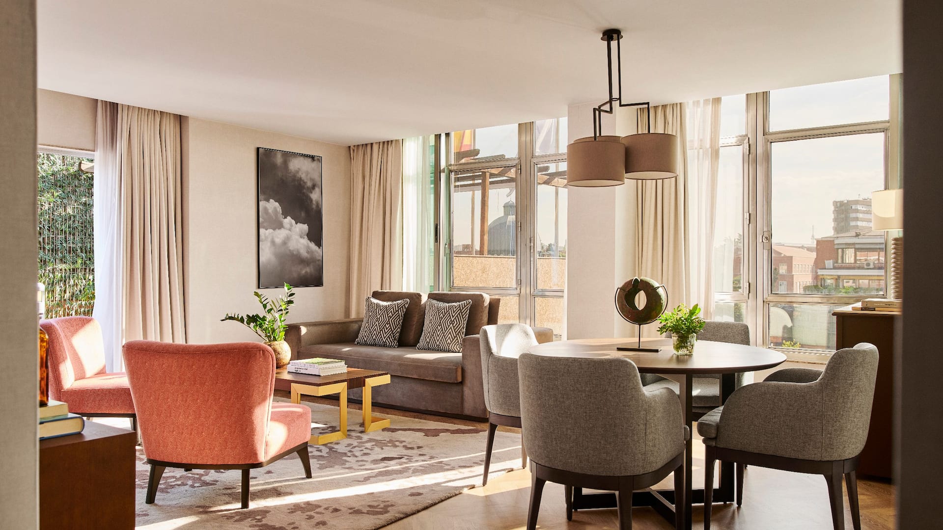 3 de 6 Hyatt Regency Hesperia Madrid Presidential Living Room