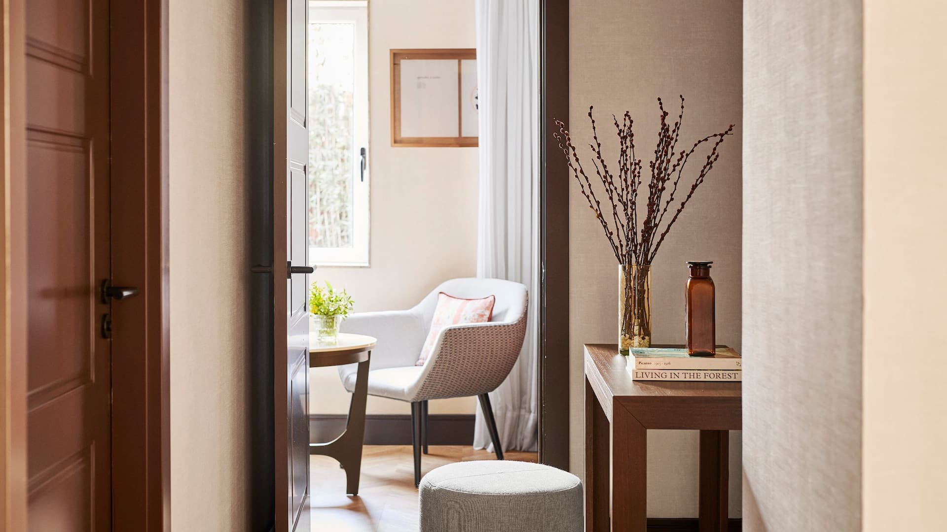 Hyatt Regency Hesperia Madrid Presidential Entrance