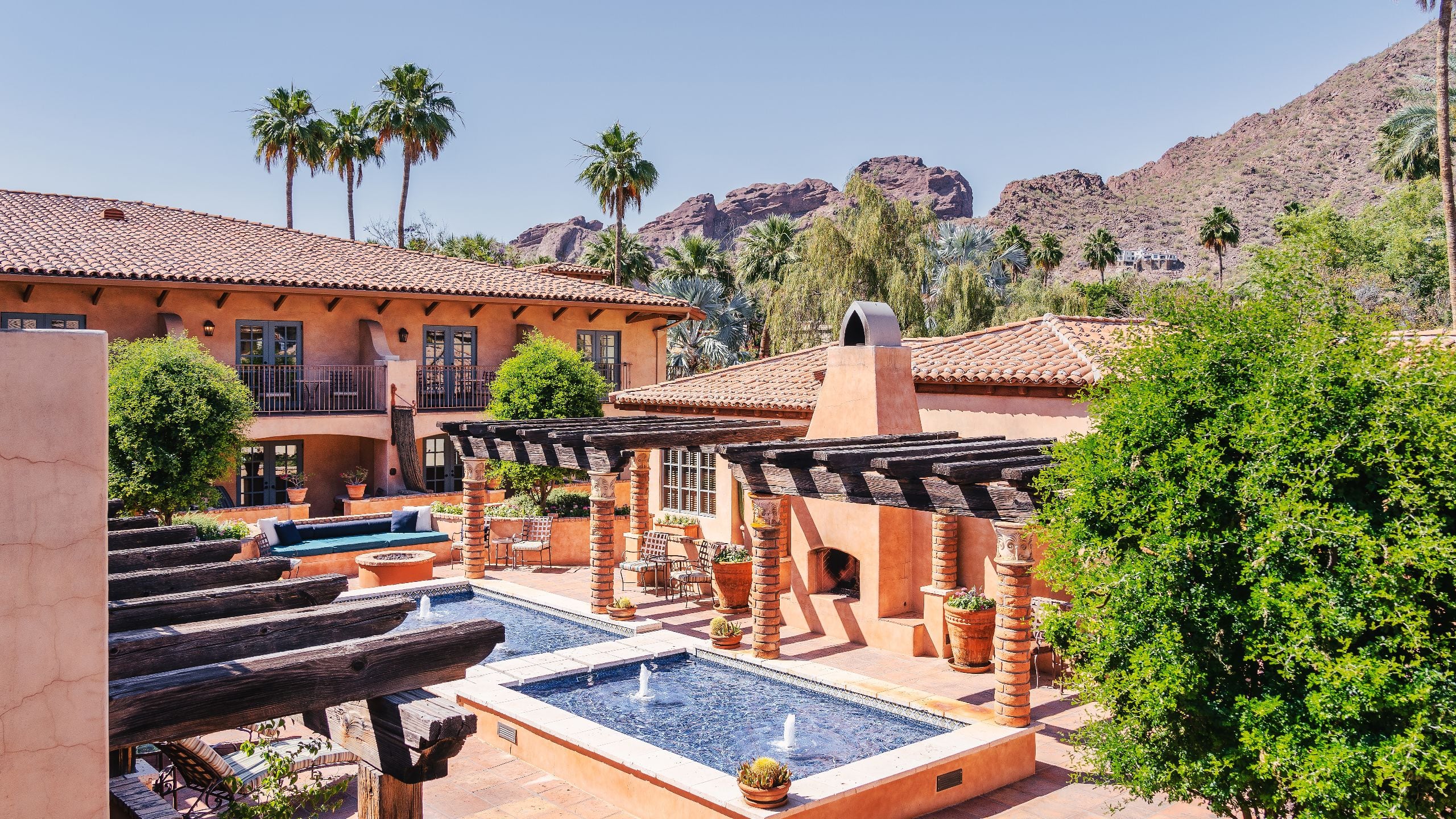 Royal Palms Resort and Spa Montavista Courtyard Fountains And View