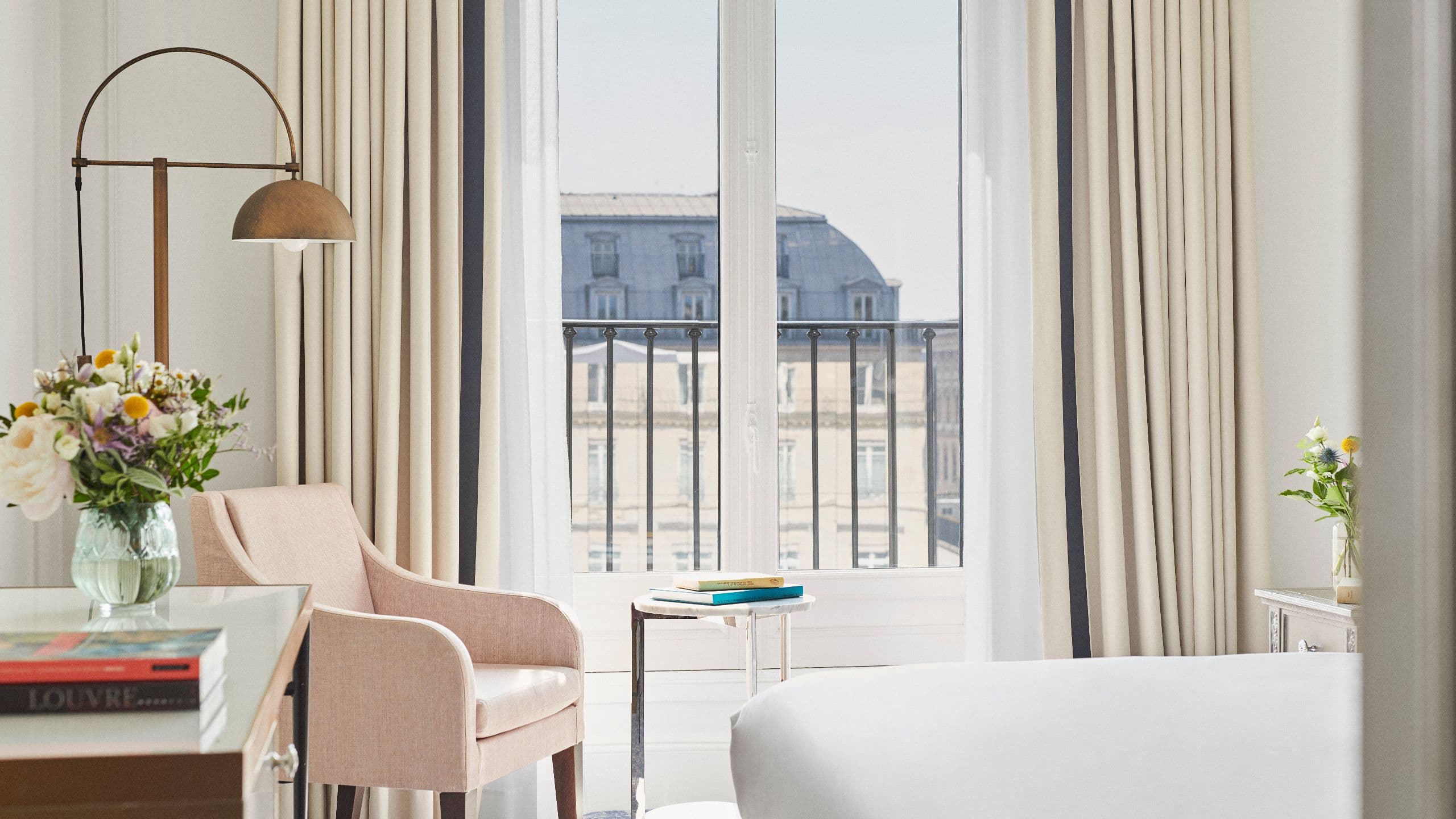 第 6，共 7 Hôtel du Louvre Deluxe View King Room Focus