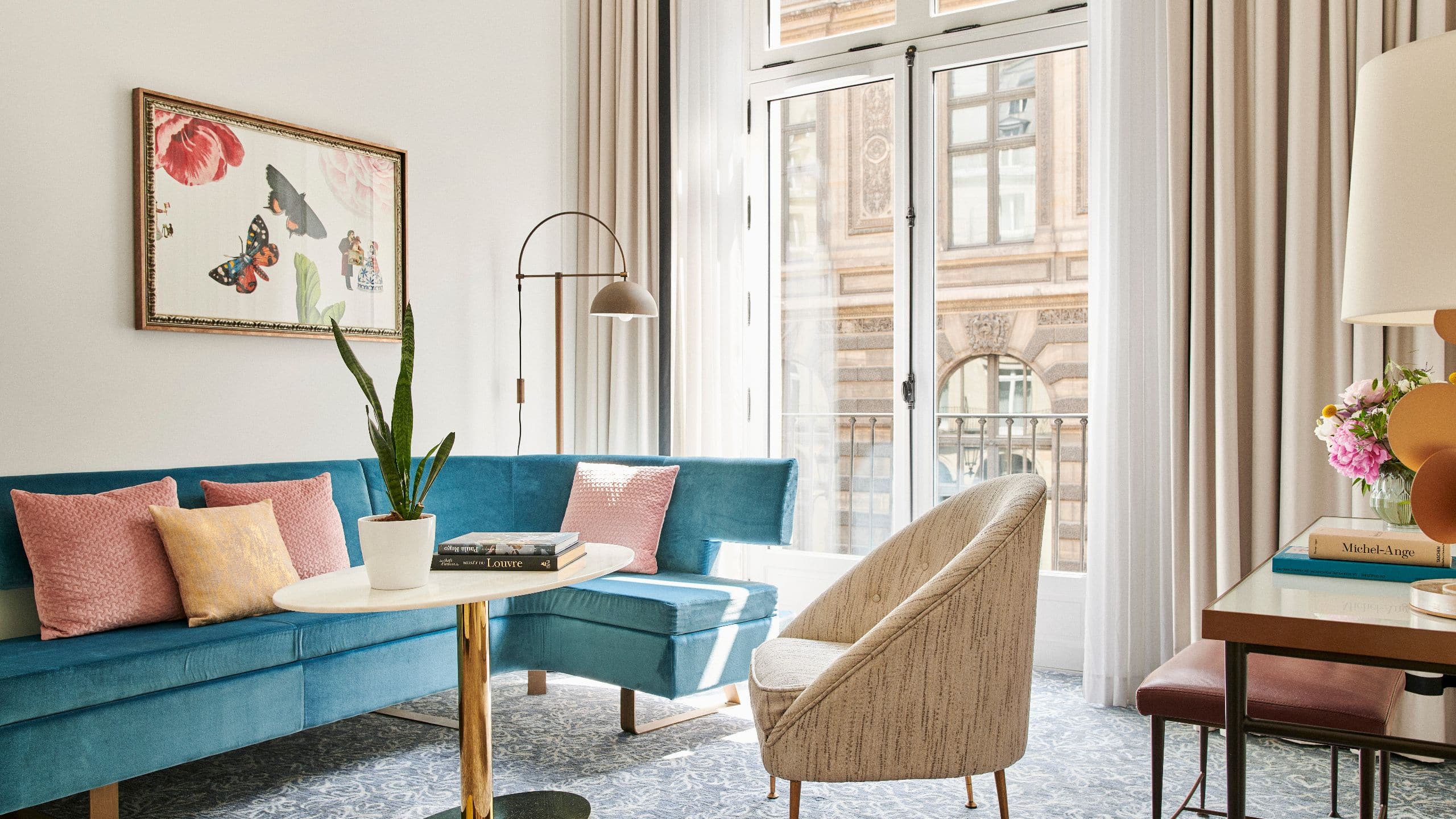 第 7，共 7 Hôtel du Louvre Empire Suite Living Room