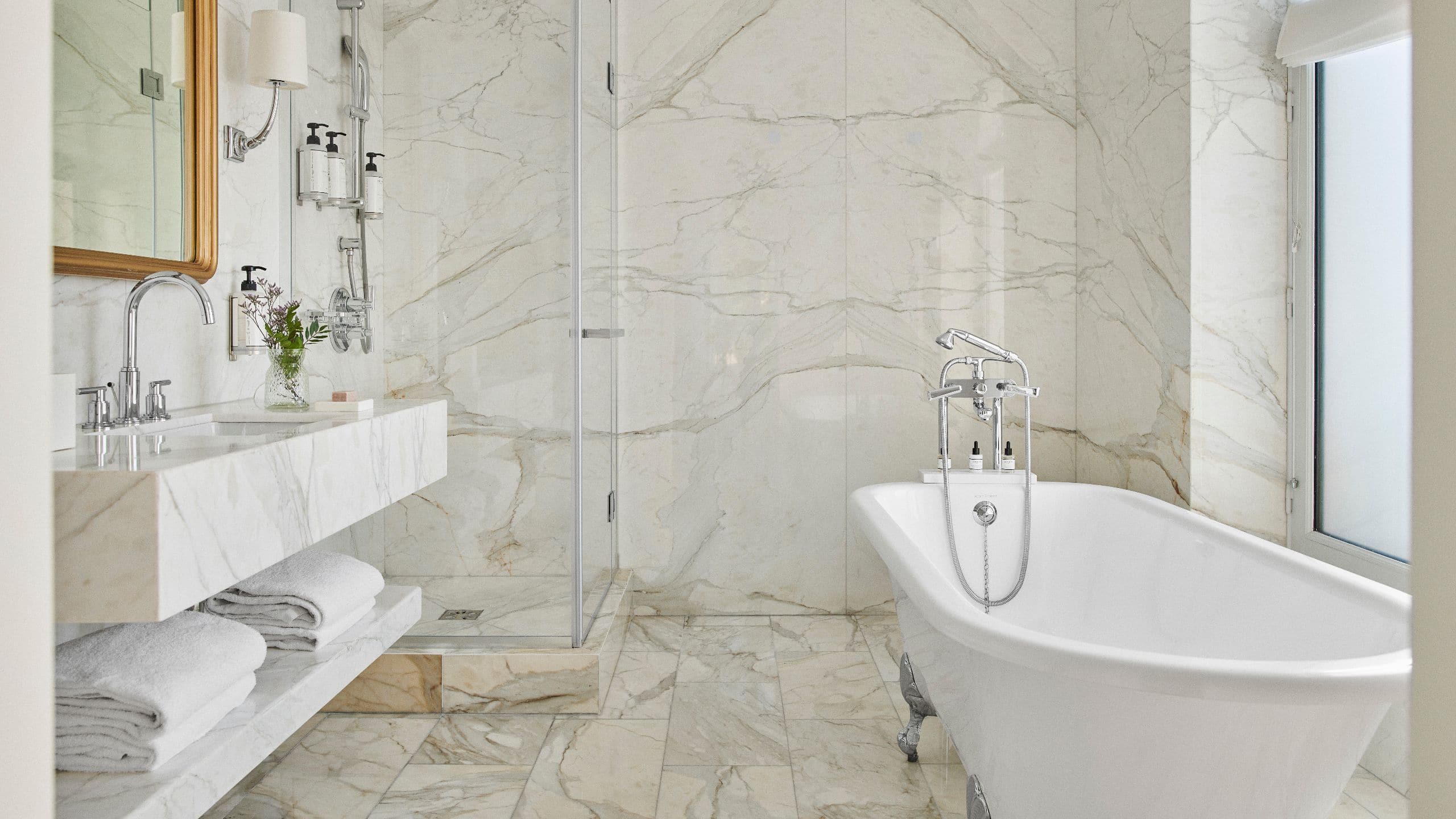 Hôtel du Louvre Pissarro Suite Bathroom