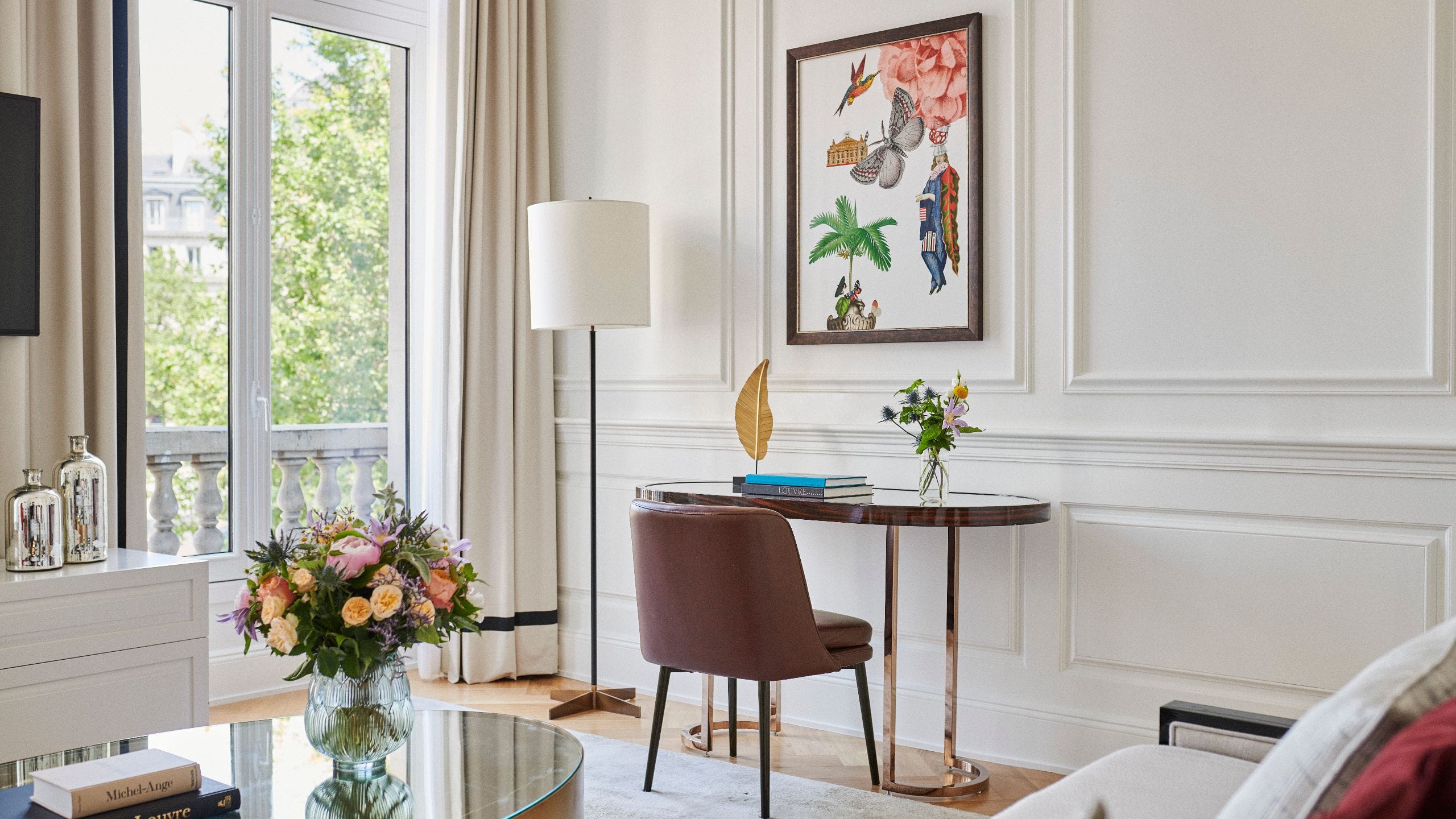 Hôtel du Louvre Paraz Pissarro Suite Living Room Desk