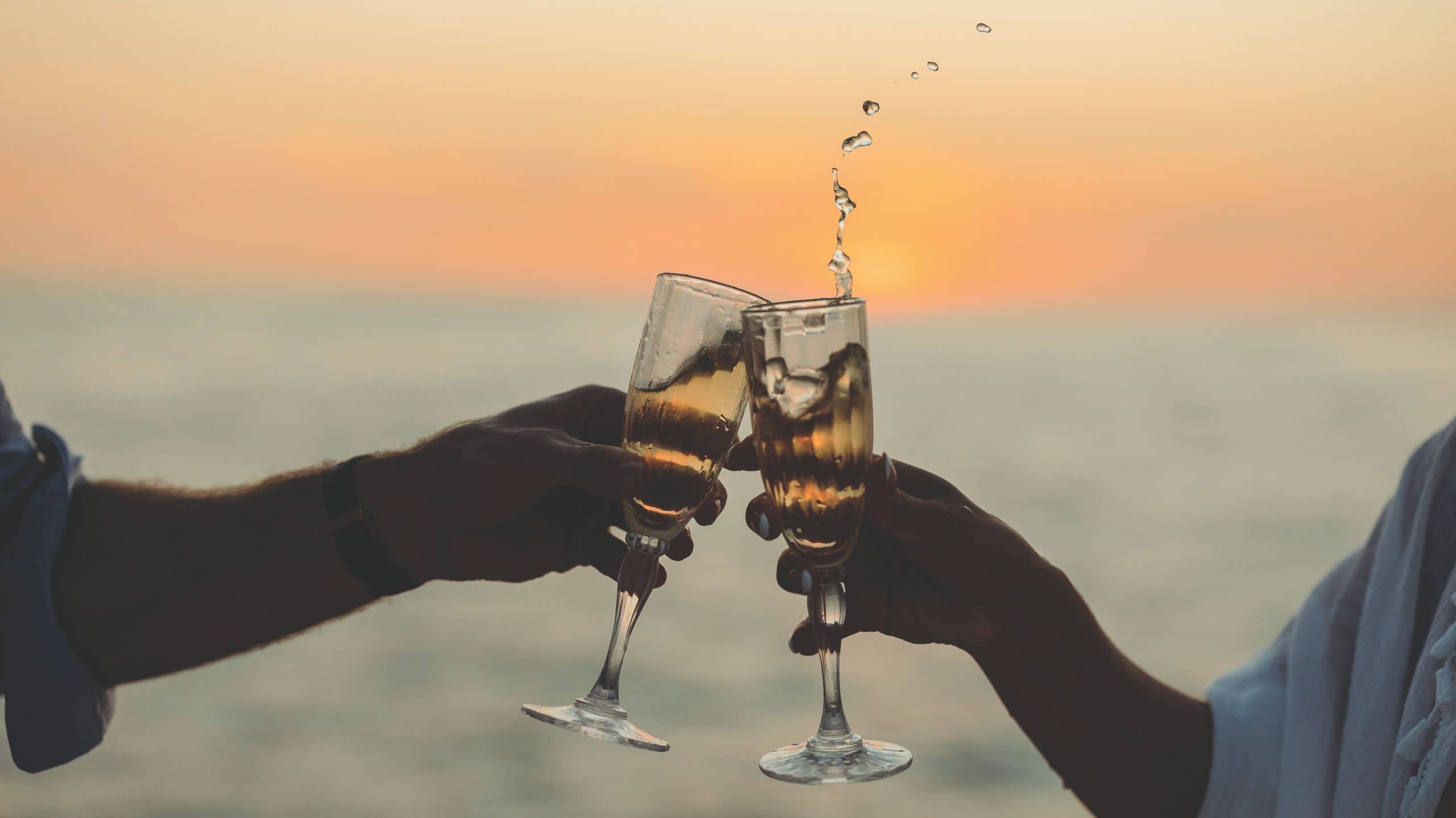 Sirena Del Mar Activity Yacht Couple Cheers