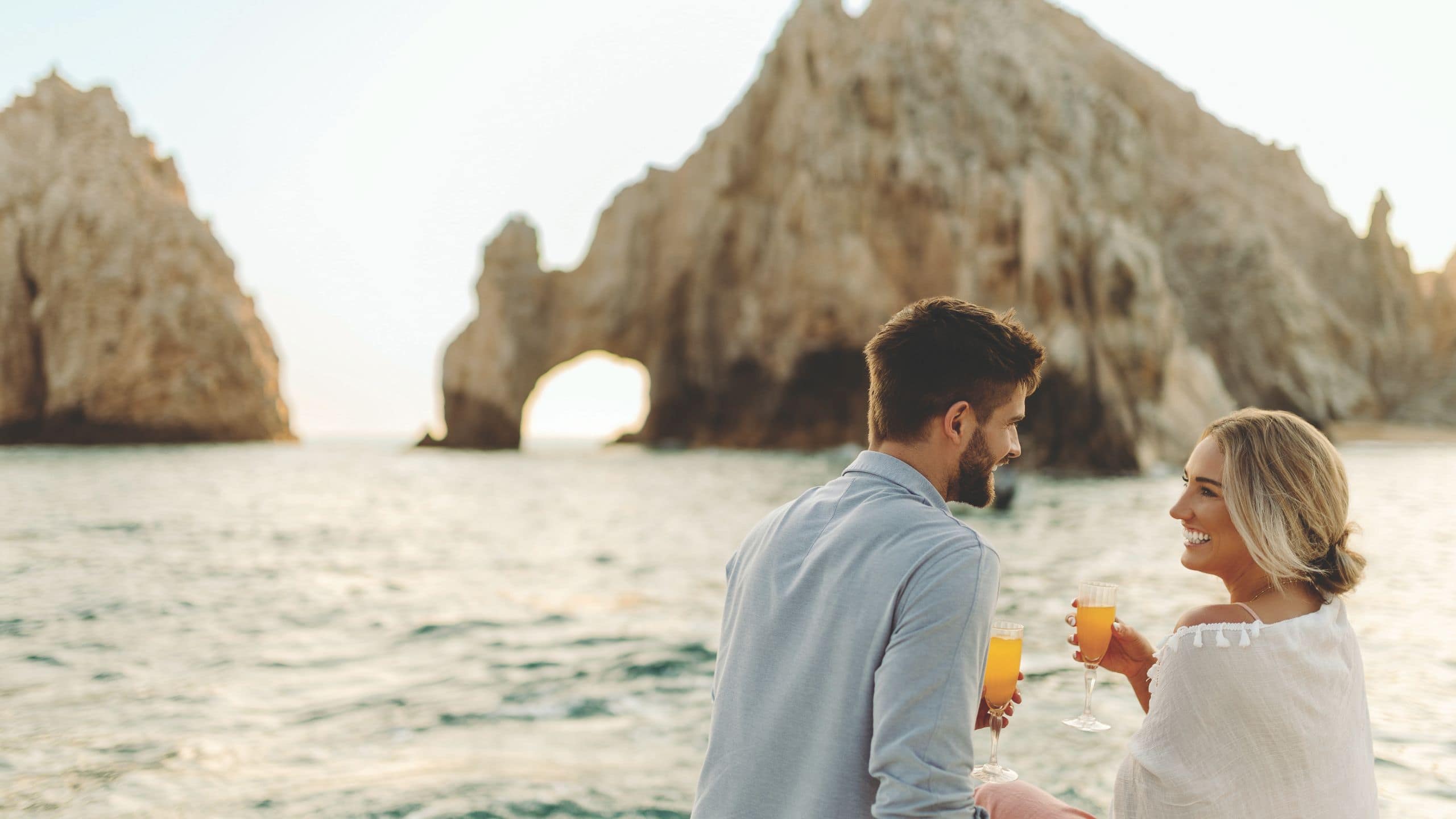 Sirena Del Mar Activity Yacht Couple Drinks