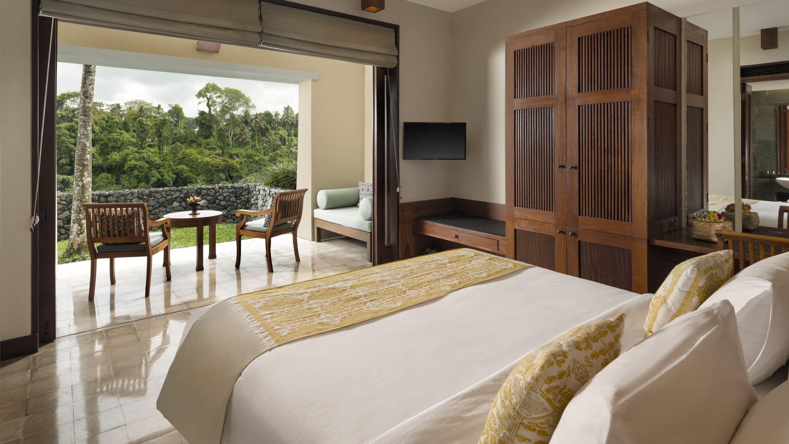 第 1，共 4 Alila Ubud Deluxe Room King Bed Patio