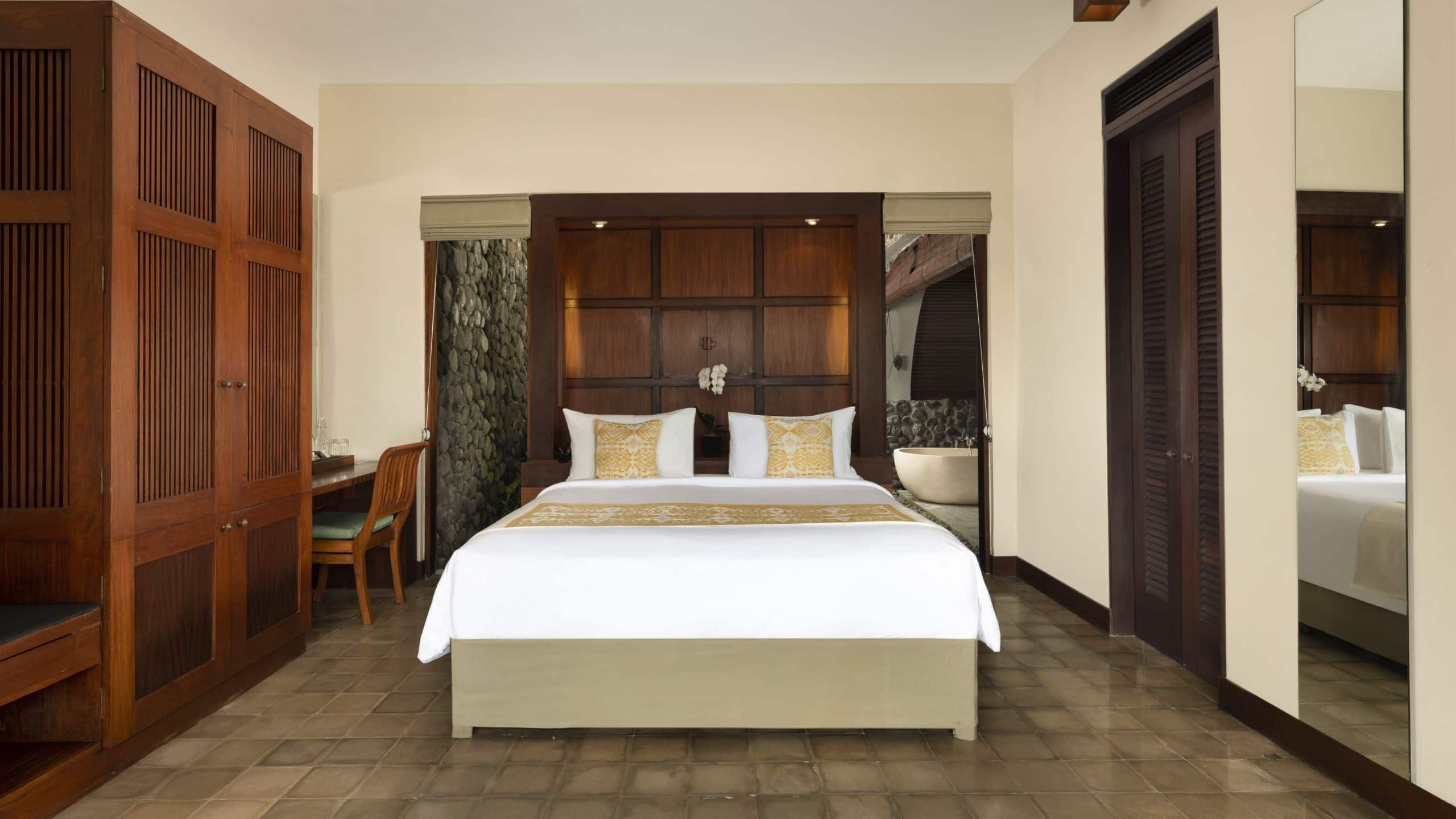 第 2，共 4 Alila Ubud Deluxe Room King Bed