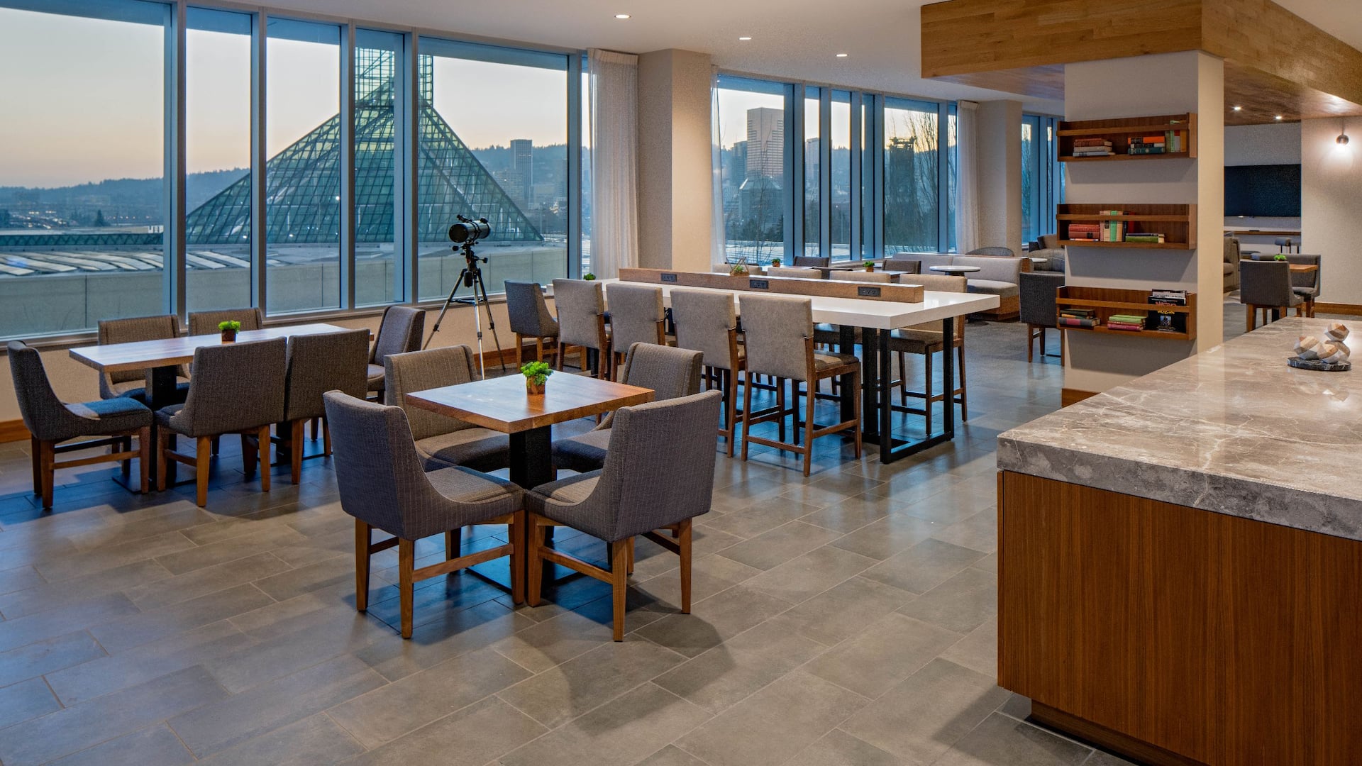 Hyatt Regency Portland at the Oregon Convention Center Regency Club Dining Area
