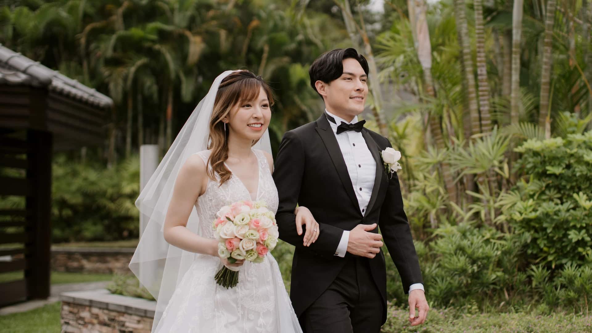 Hyatt Regency Hong Kong, Sha Tin Couple Marching In At Garden