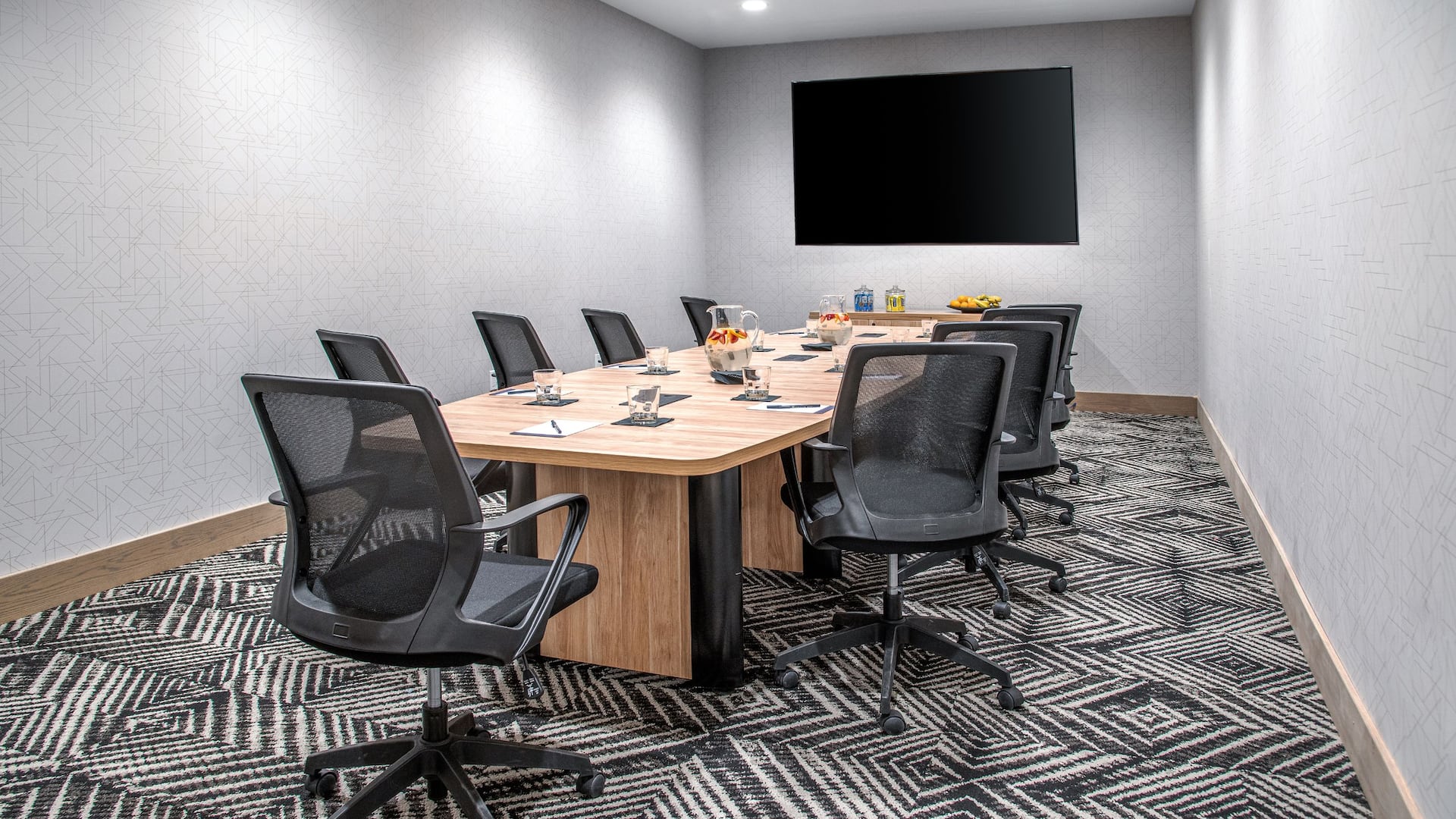 2 of 2 Hyatt Place Newark / Silicon Valley Five Canyons Boardroom