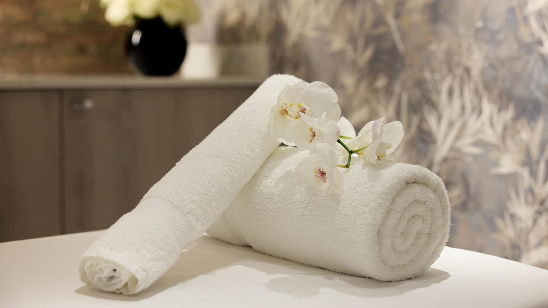 Hyatt Regency London - The Churchill Wellness Towels