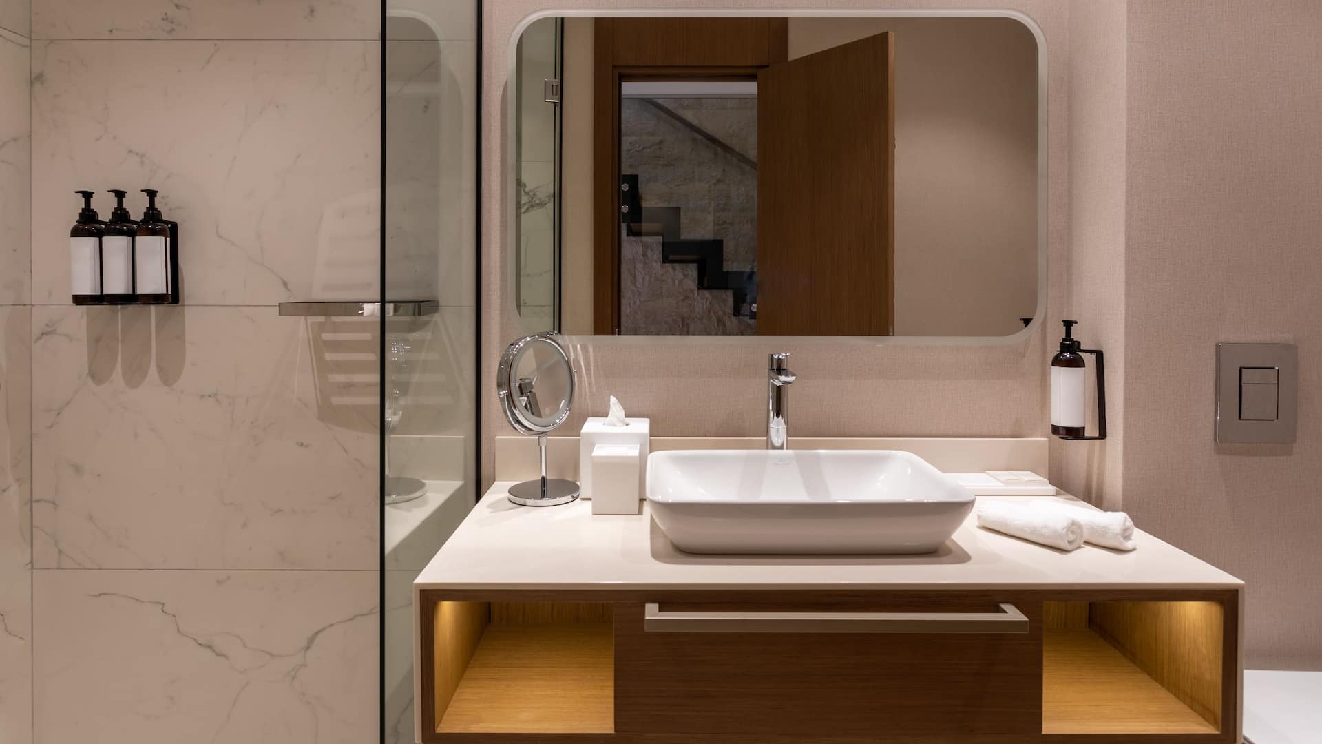 3 de 5 Hyatt Regency Kotor Bay Resort Beachfront Bathroom