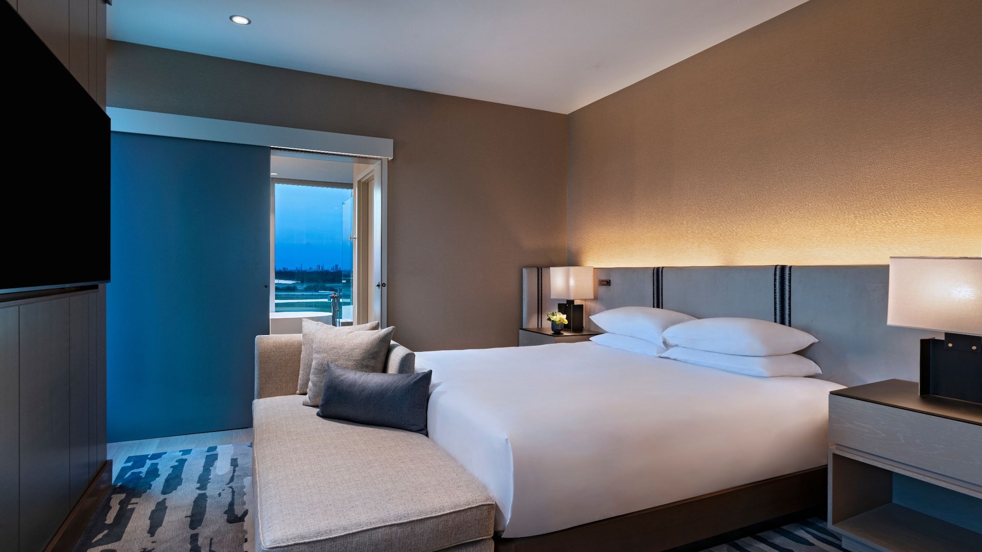 Hyatt Regency Baytown – Houston Presidential Bedroom