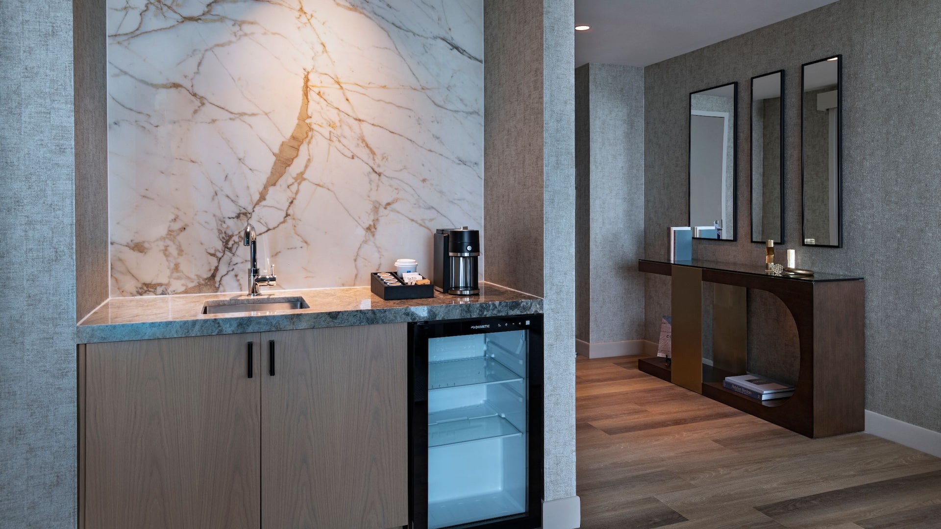 4 of 5 Hyatt Regency Baytown – Houston Regency Suite Bar