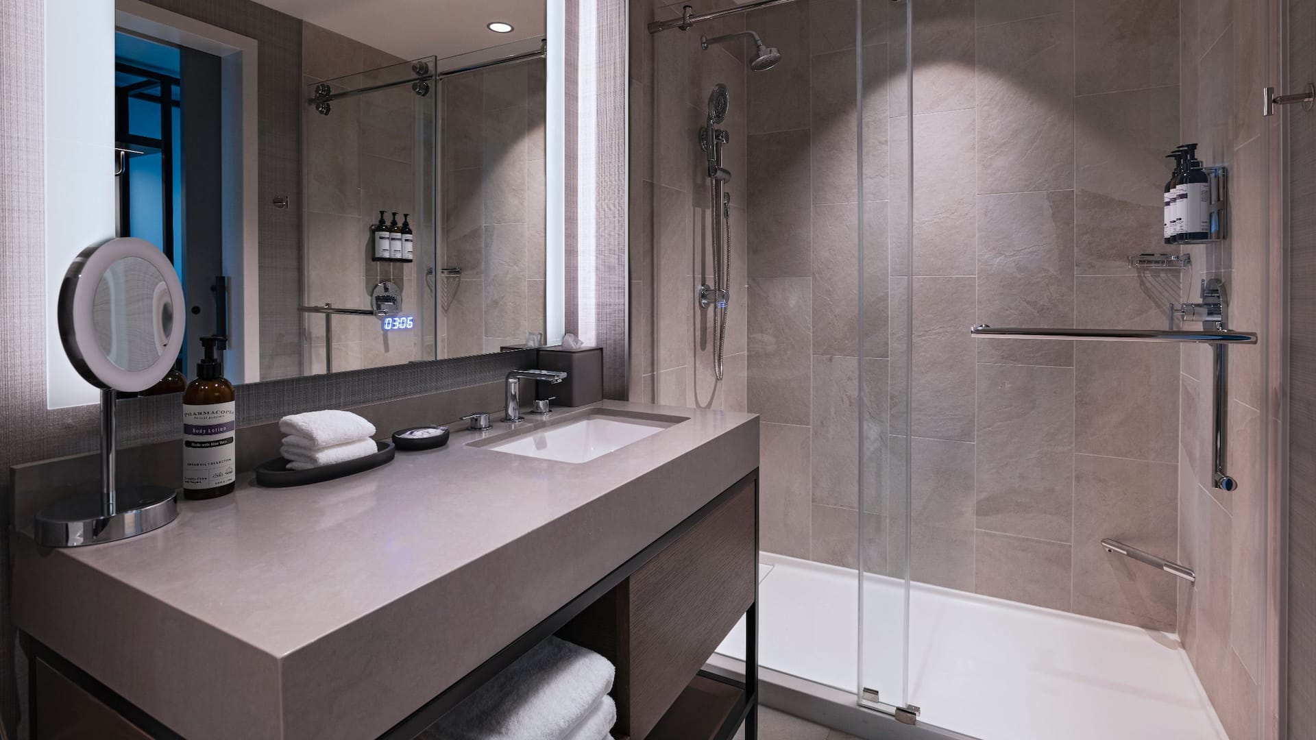 5 of 5 Hyatt Regency Baytown – Houston Regency Suite Bath