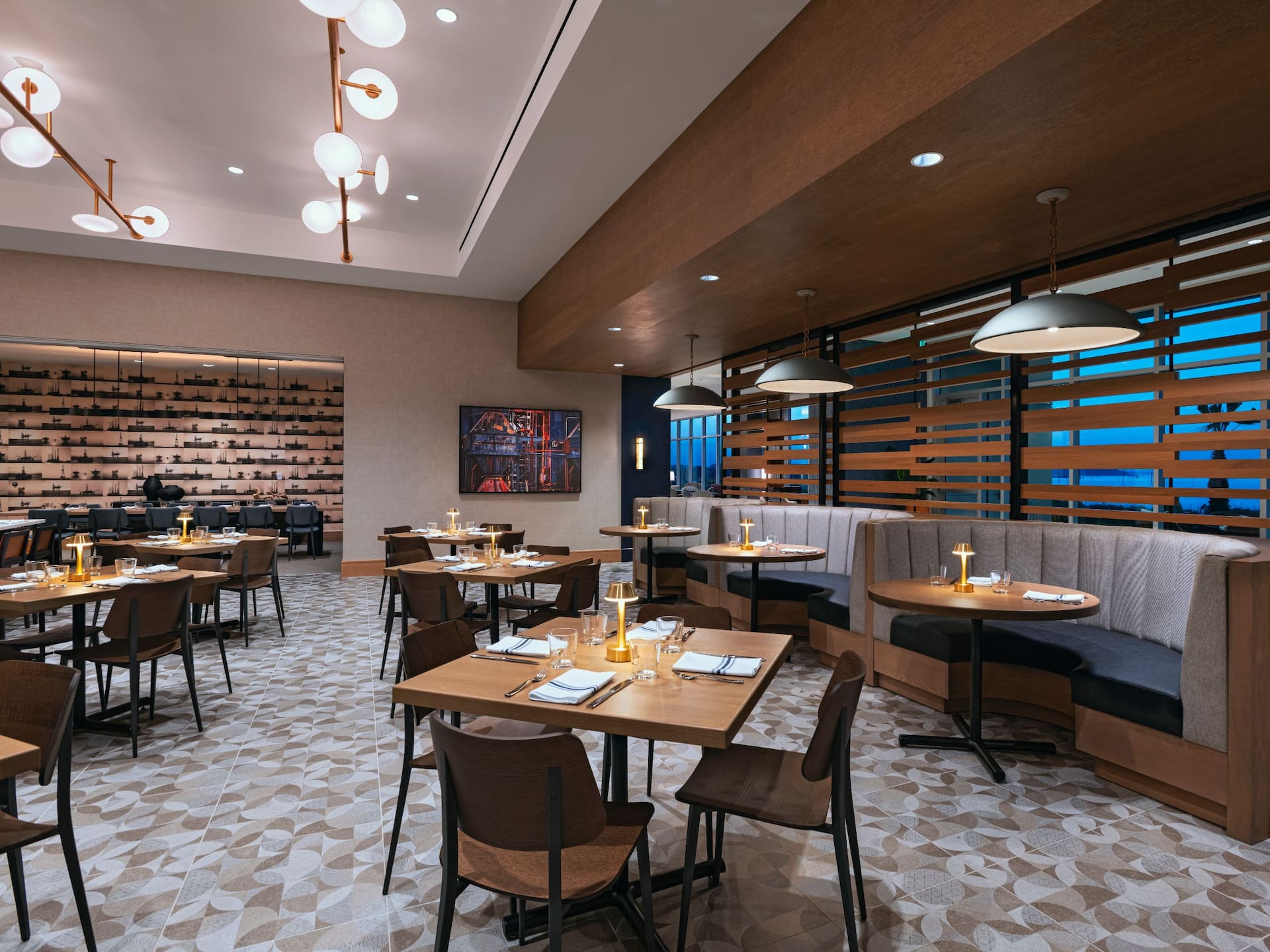 Hyatt Regency Baytown – Houston Restaurant Evening