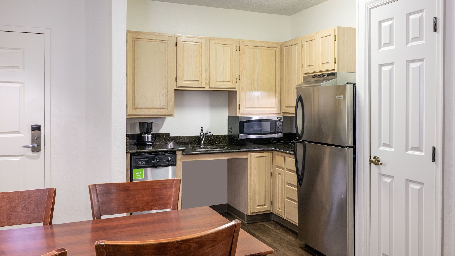 第 5，共 5 Hyatt House Herndon/Reston Ada Kitchenette