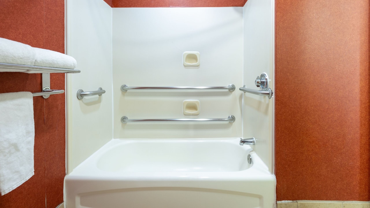 Accessible Tub