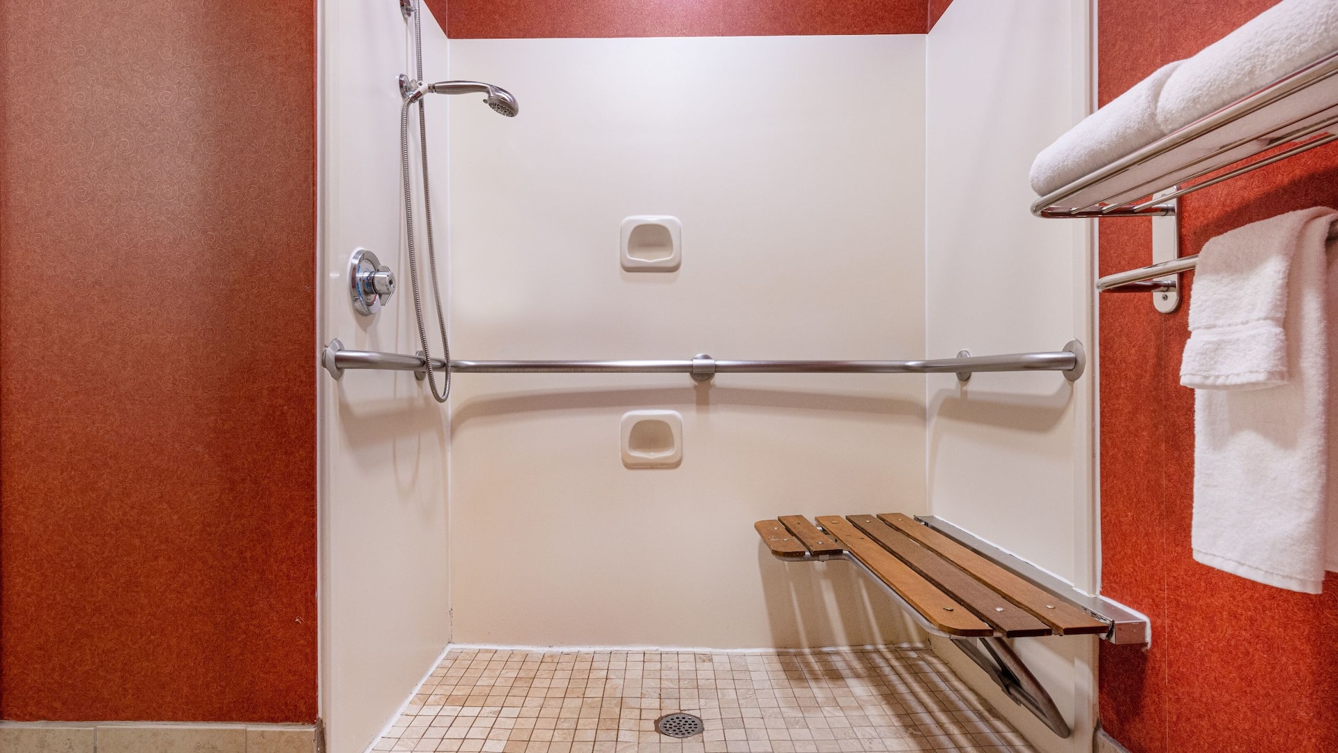 第 3，共 5 Hyatt House Herndon/Reston Ada Roll In Shower
