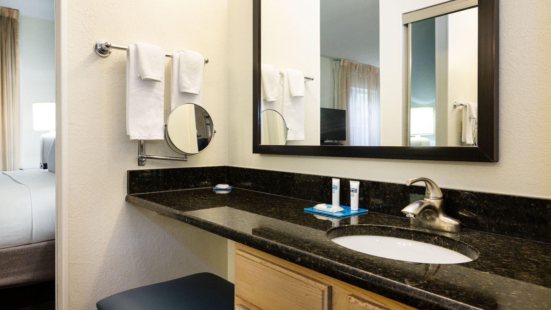 第 4，共 9 Hyatt House Herndon/Reston Studio Bathroom