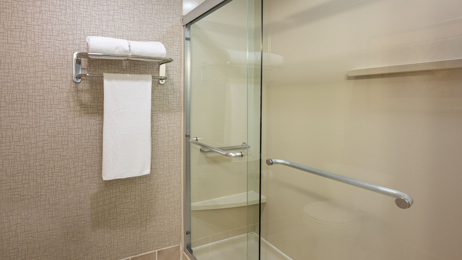 第 2，共 5 Hyatt House Herndon/Reston Suite Shower