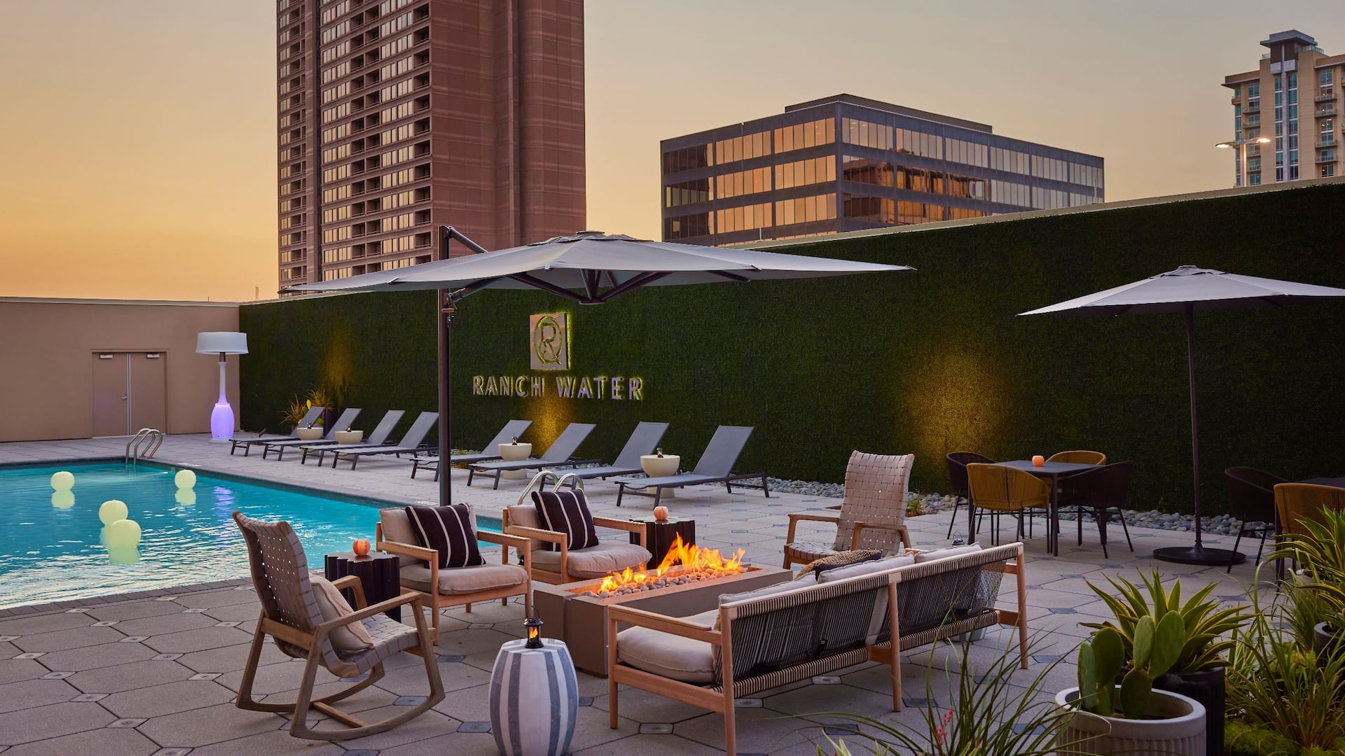 3 of 3 Hyatt Regency Houston/Galleria Ranch Water Evening Sunset