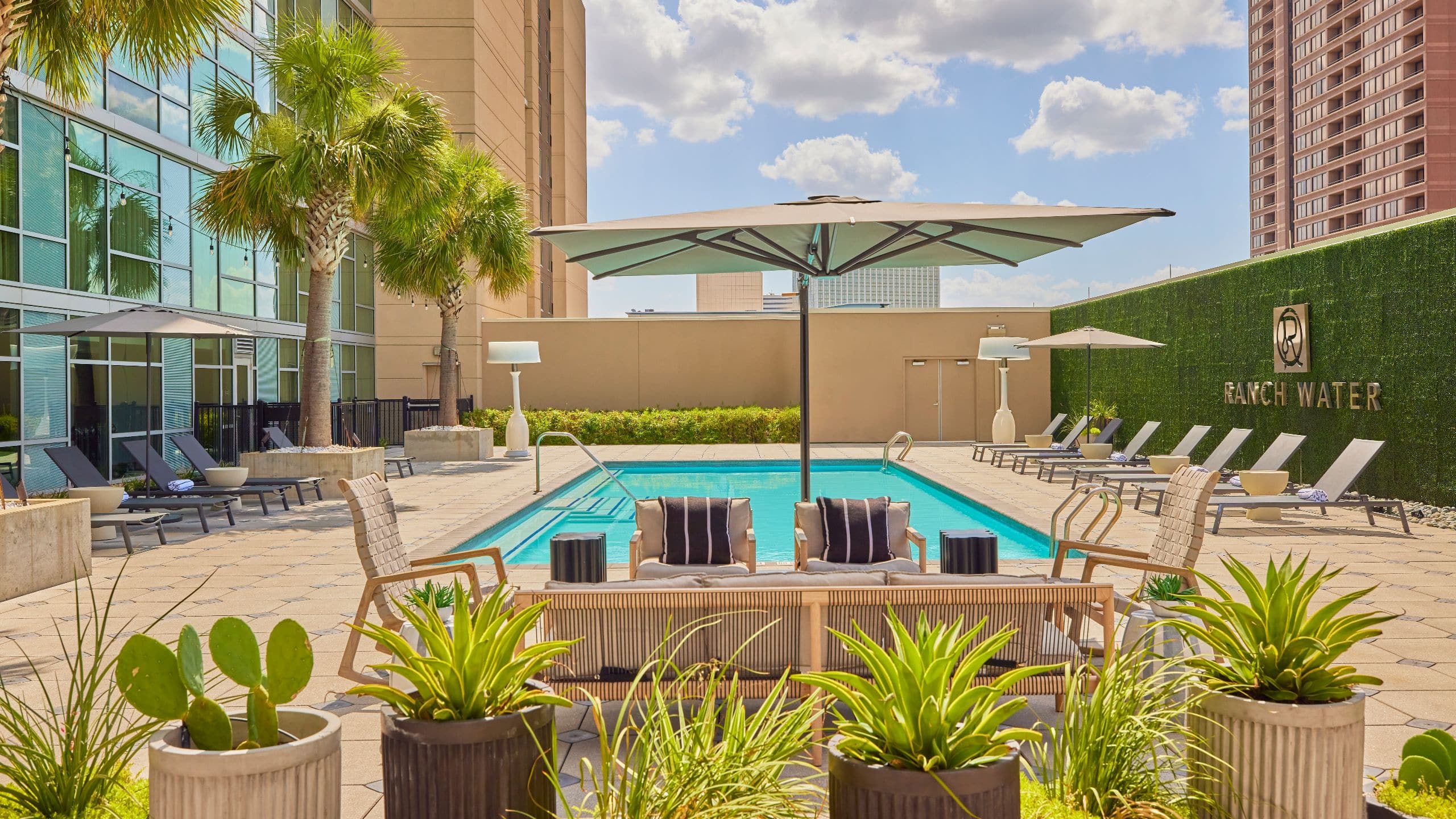 Hyatt Regency Houston/Galleria Outdoor Pool Patio