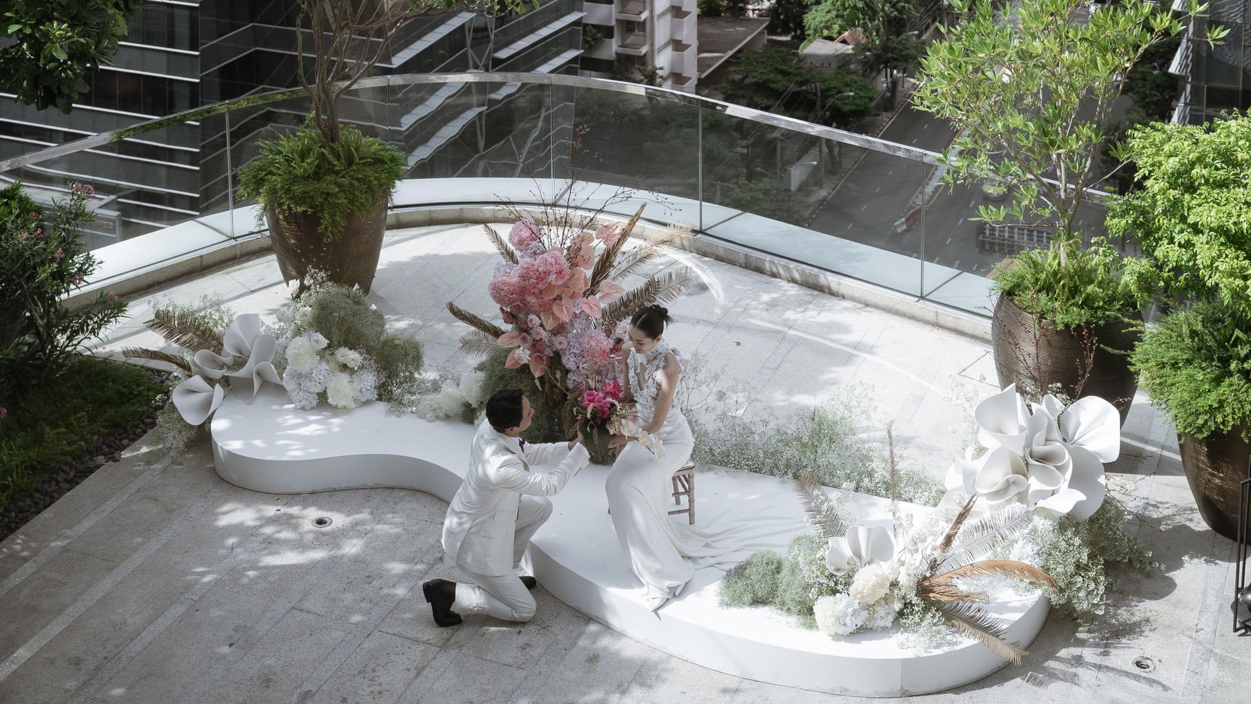 3 จาก 3 Park Hyatt Bangkok Top View of Wedding Couple Garden Terrace