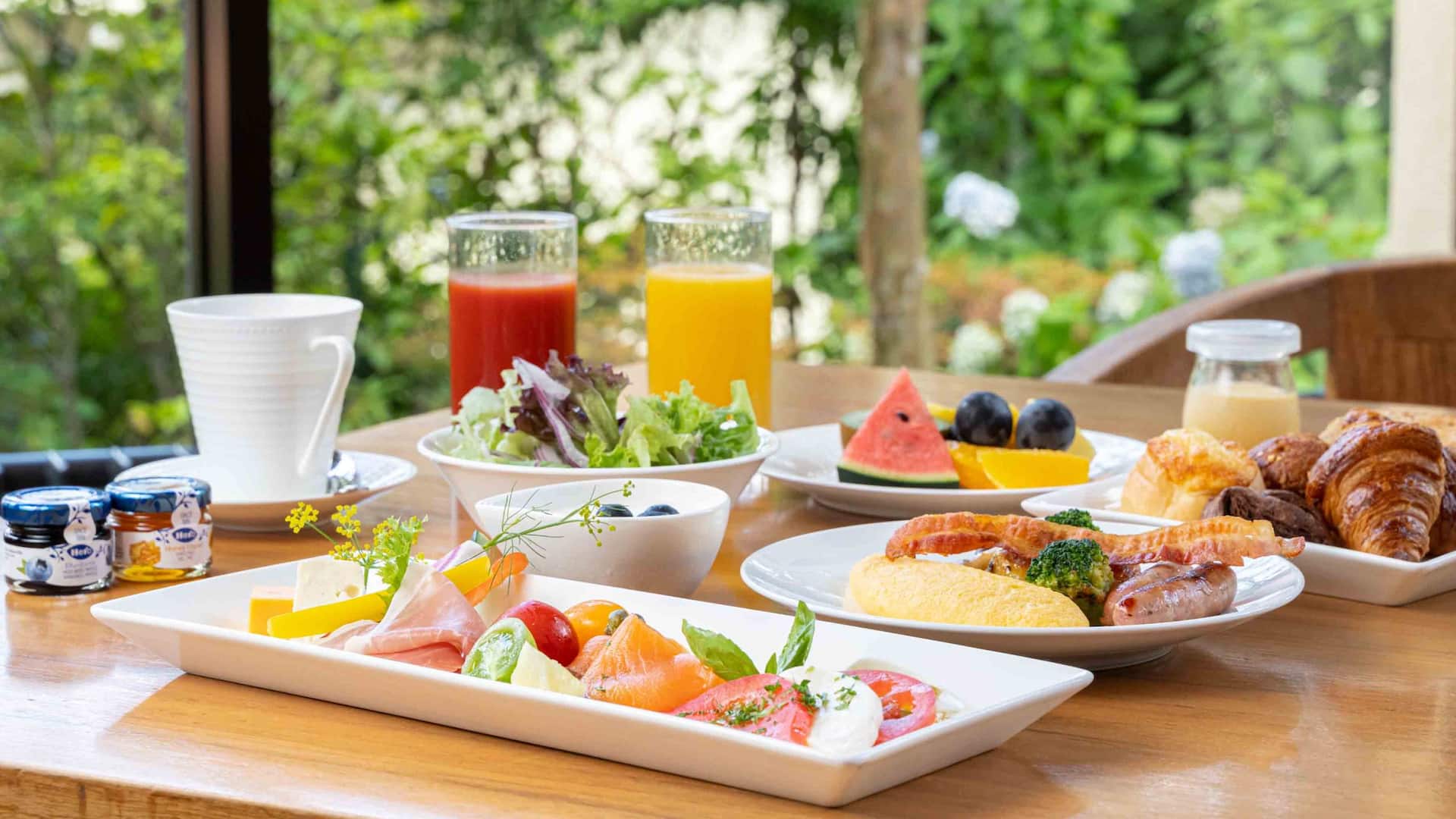 Hyatt Regency Hakone Resort and Spa Dining Room Breakfast Served