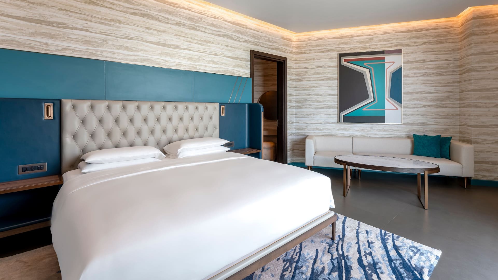 5 из 7 Hyatt Centric Jumeirah Dubai Dxbcl Executive Bedroom