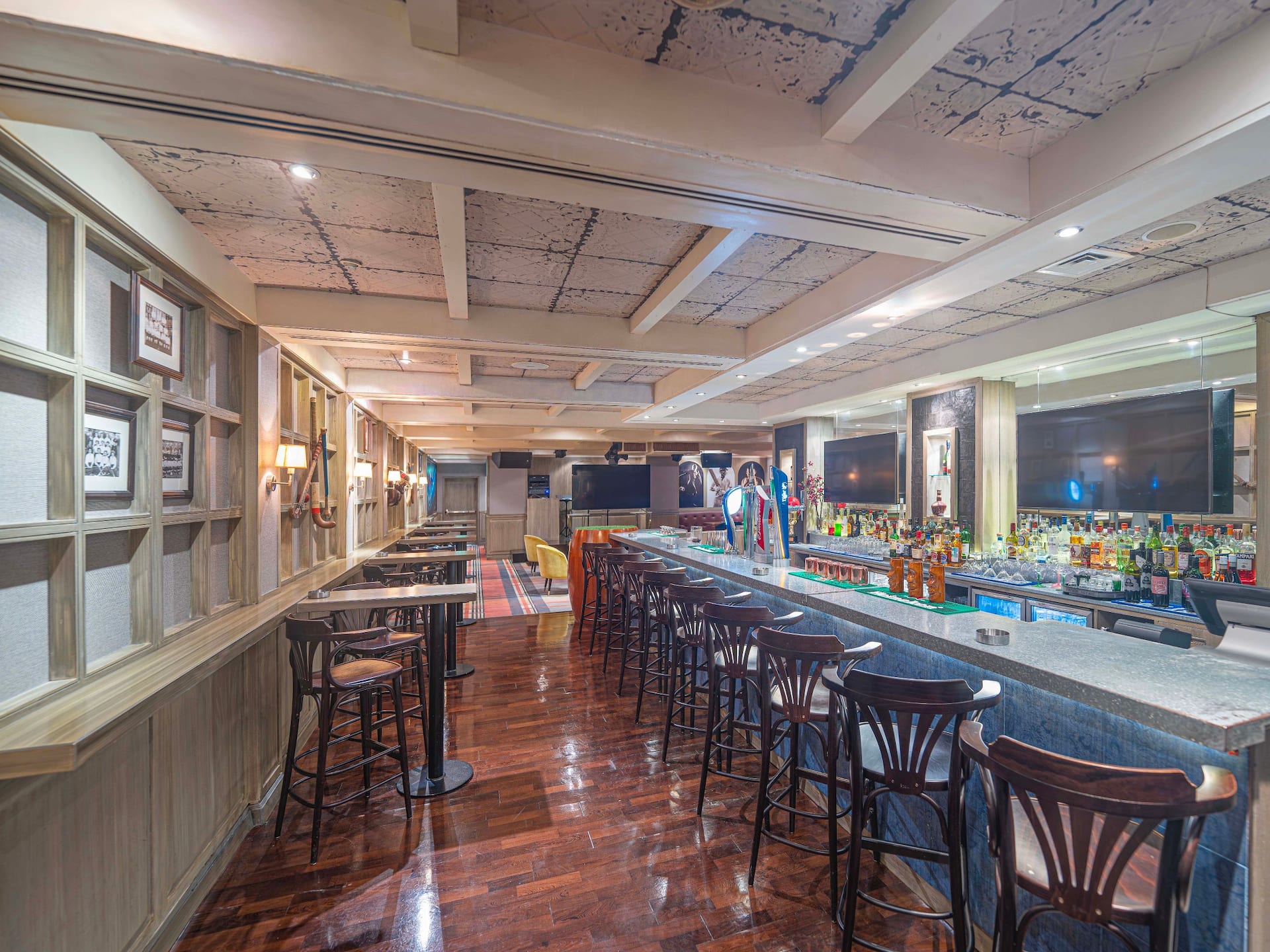 Hyatt Regency Dubai Carpenters Sports Bar