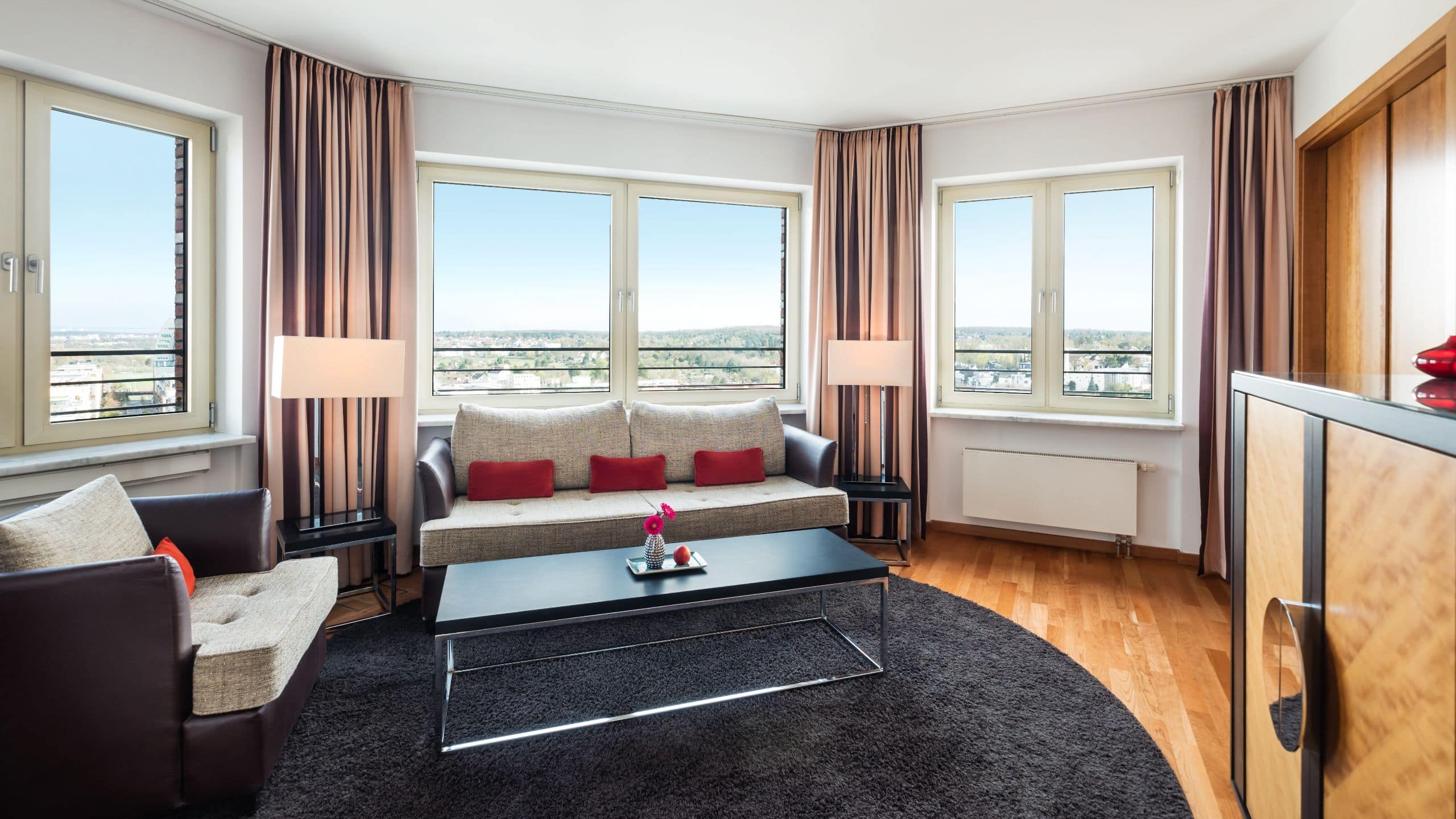 Lindner Hotel Frankfurt Main Plaza One King Deluxe Living