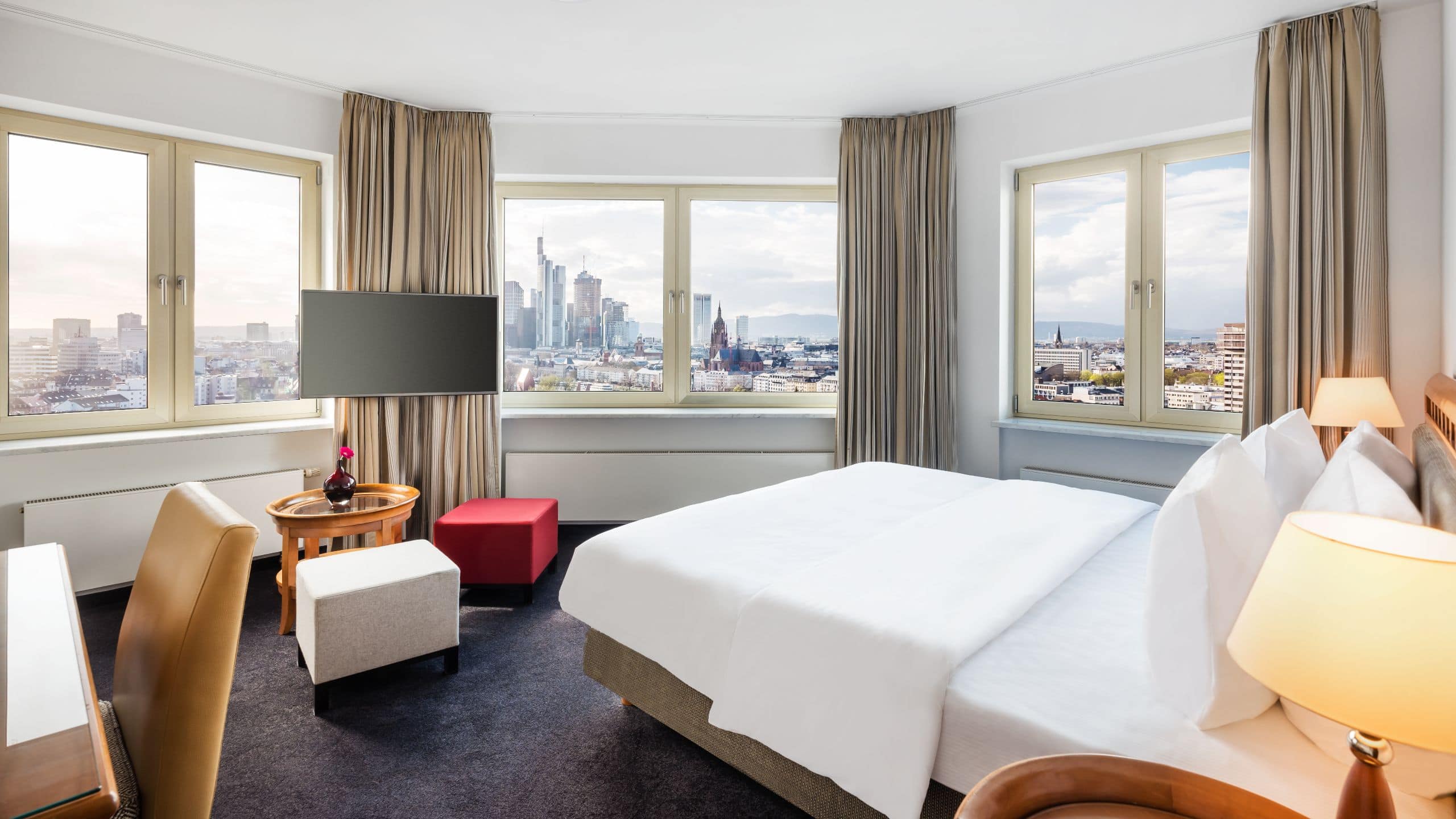 Lindner Hotel Frankfurt Main Plaza One King Kitchenette Skyline View Overview