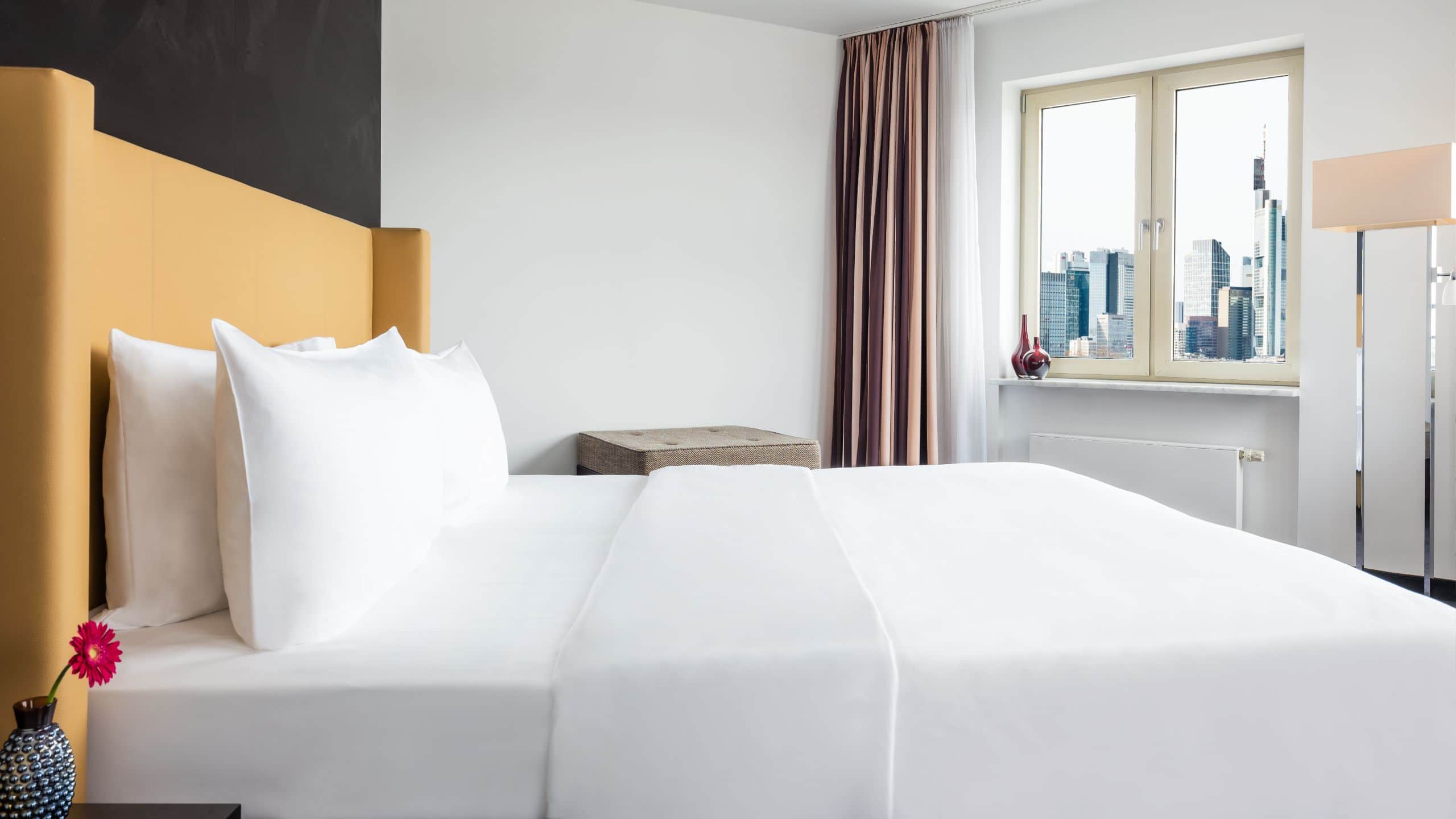 1/5 Lindner Hotel Frankfurt Main Plaza Two Bedroom Suite Skyline View Bed