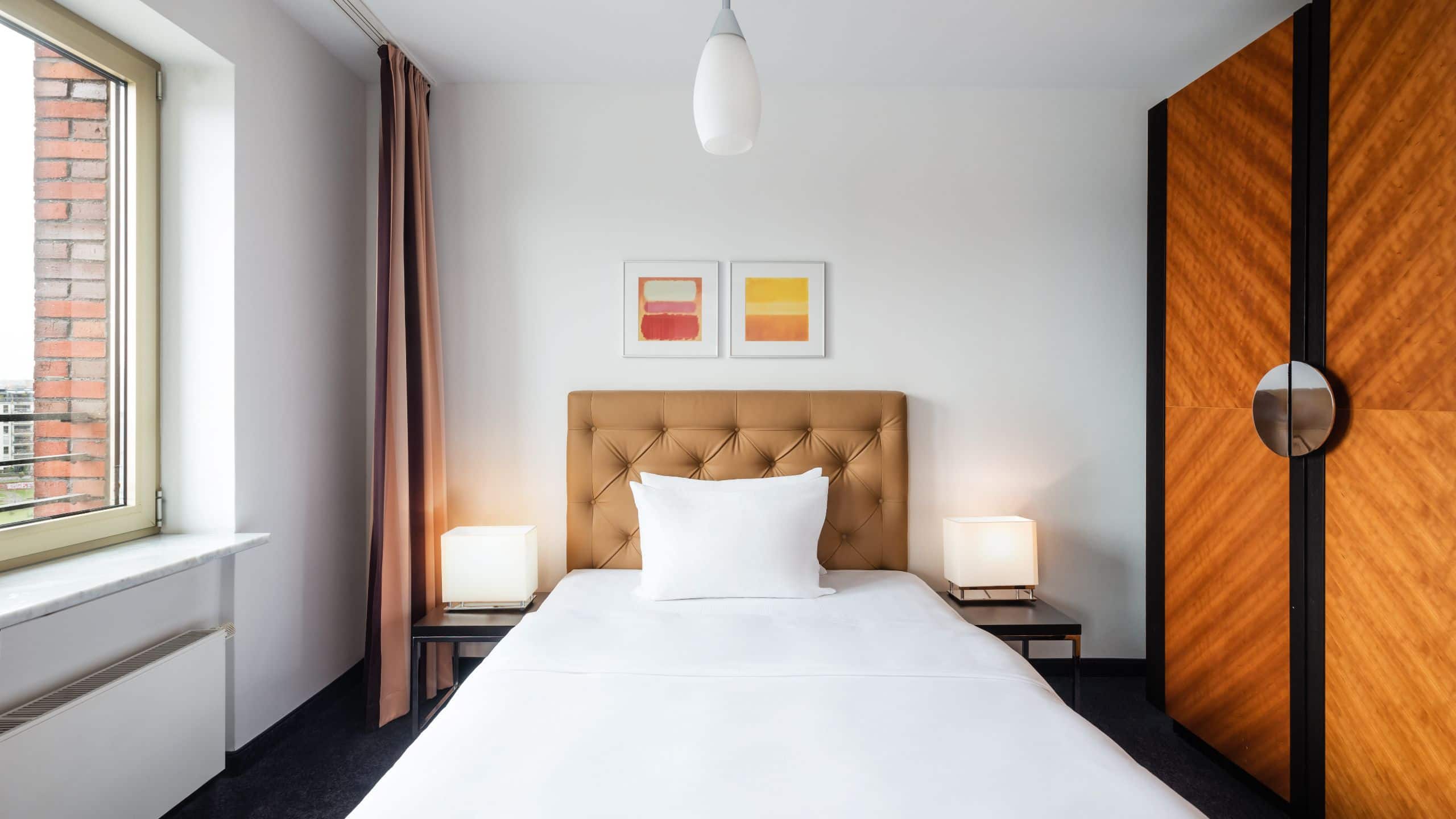 3/5 Lindner Hotel Frankfurt Main Plaza Two Bedroom Suite Skyline View