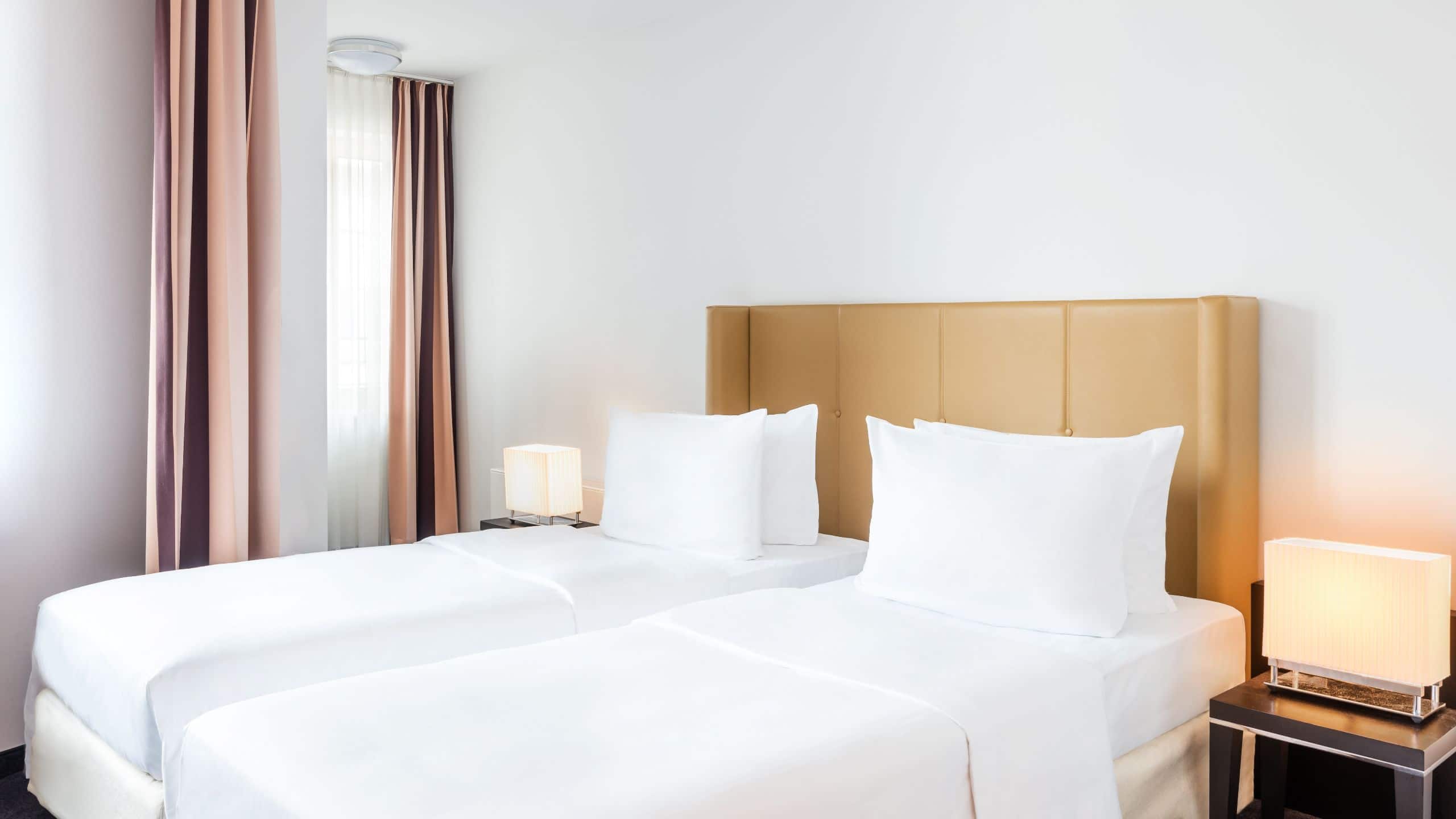 2 de 5 Lindner Hotel Frankfurt Main Plaza Two Twin Deluxe