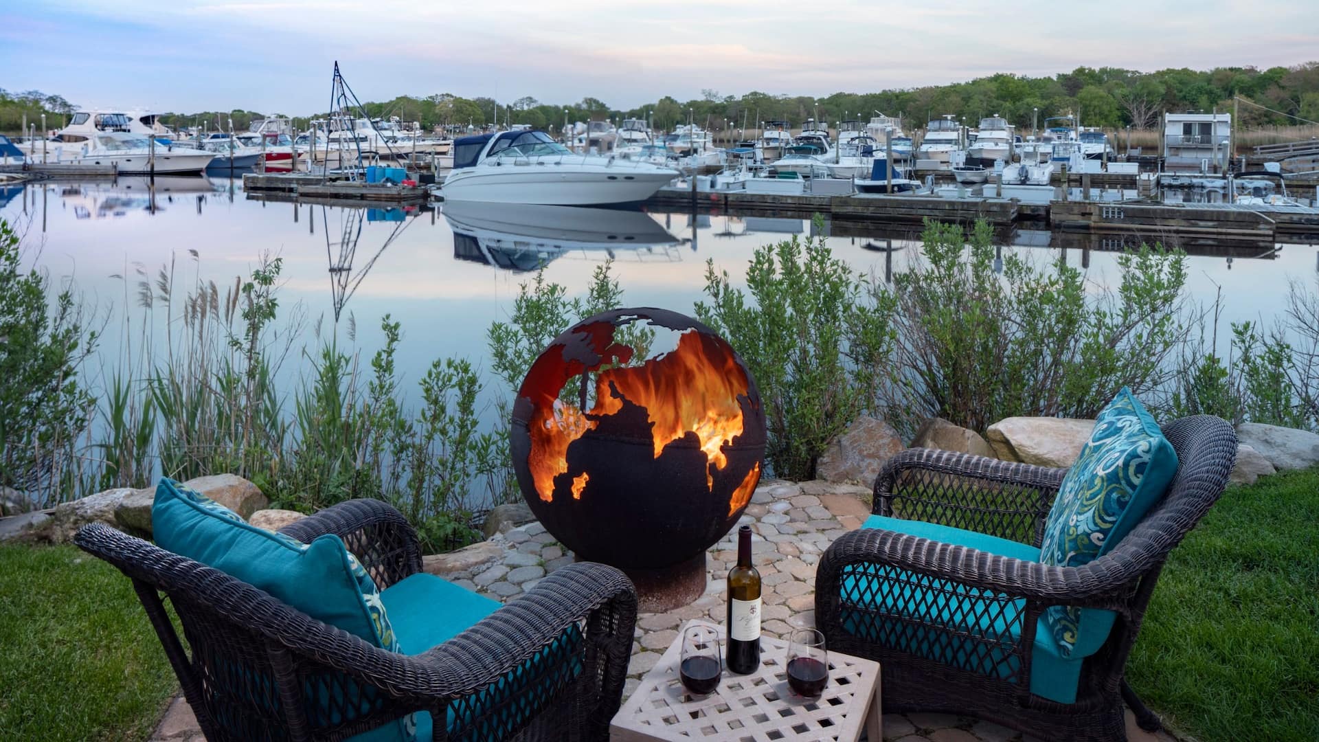 Hyatt Place Long Island/East End Hyatt Place Long Island Firepit