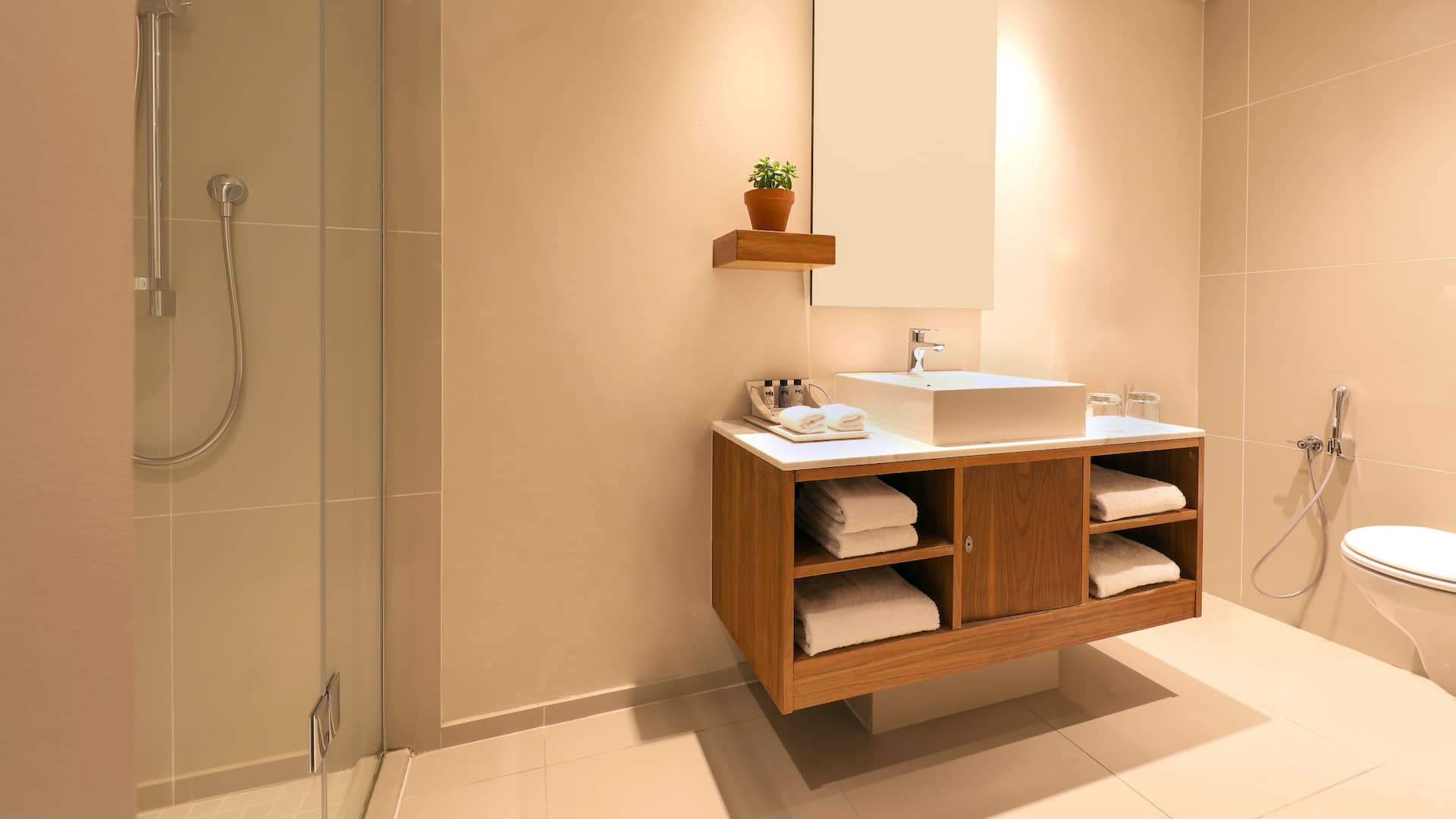 3 de 5 Hyatt Regency Cape Town Regency Executive Suite Bathroom