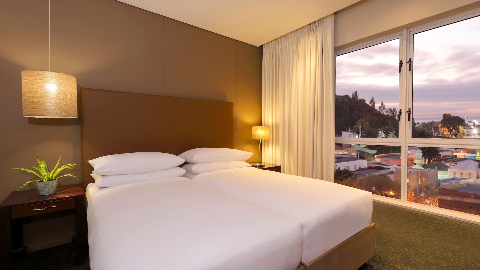 4 de 5 Hyatt Regency Cape Town Regency Suite Twin Bed