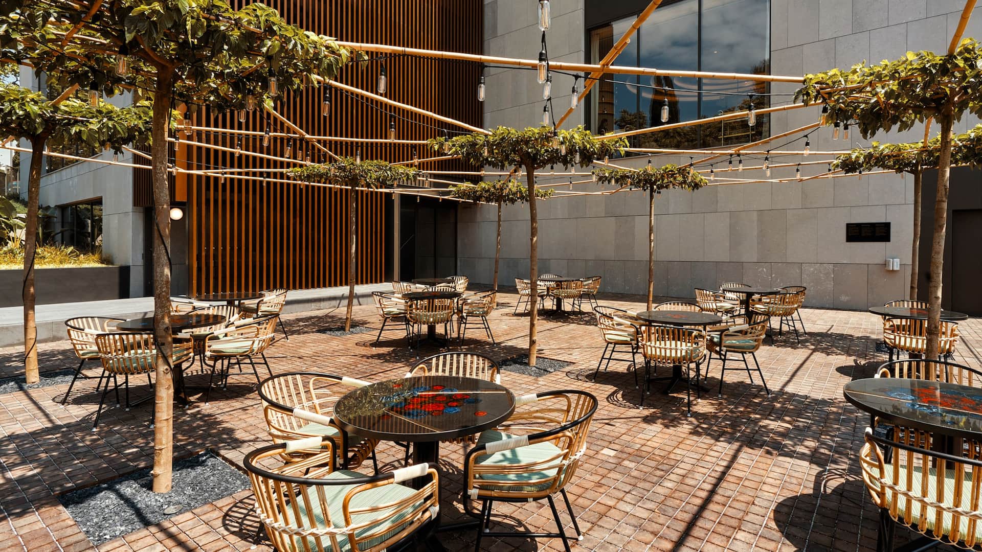 Grand Hyatt Barcelona Poolbar Tables Terrace
